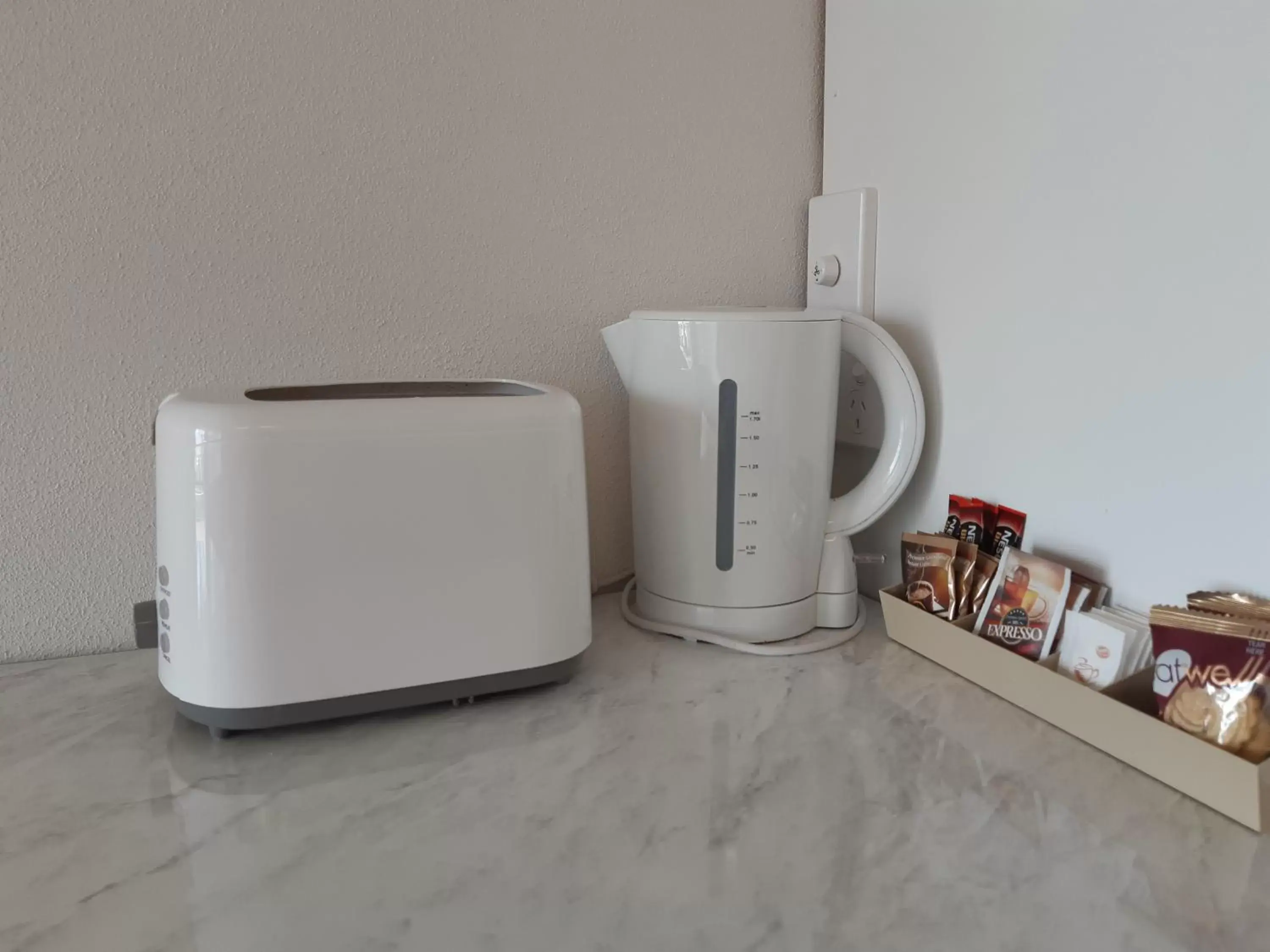 Coffee/Tea Facilities in Chaparral Motel