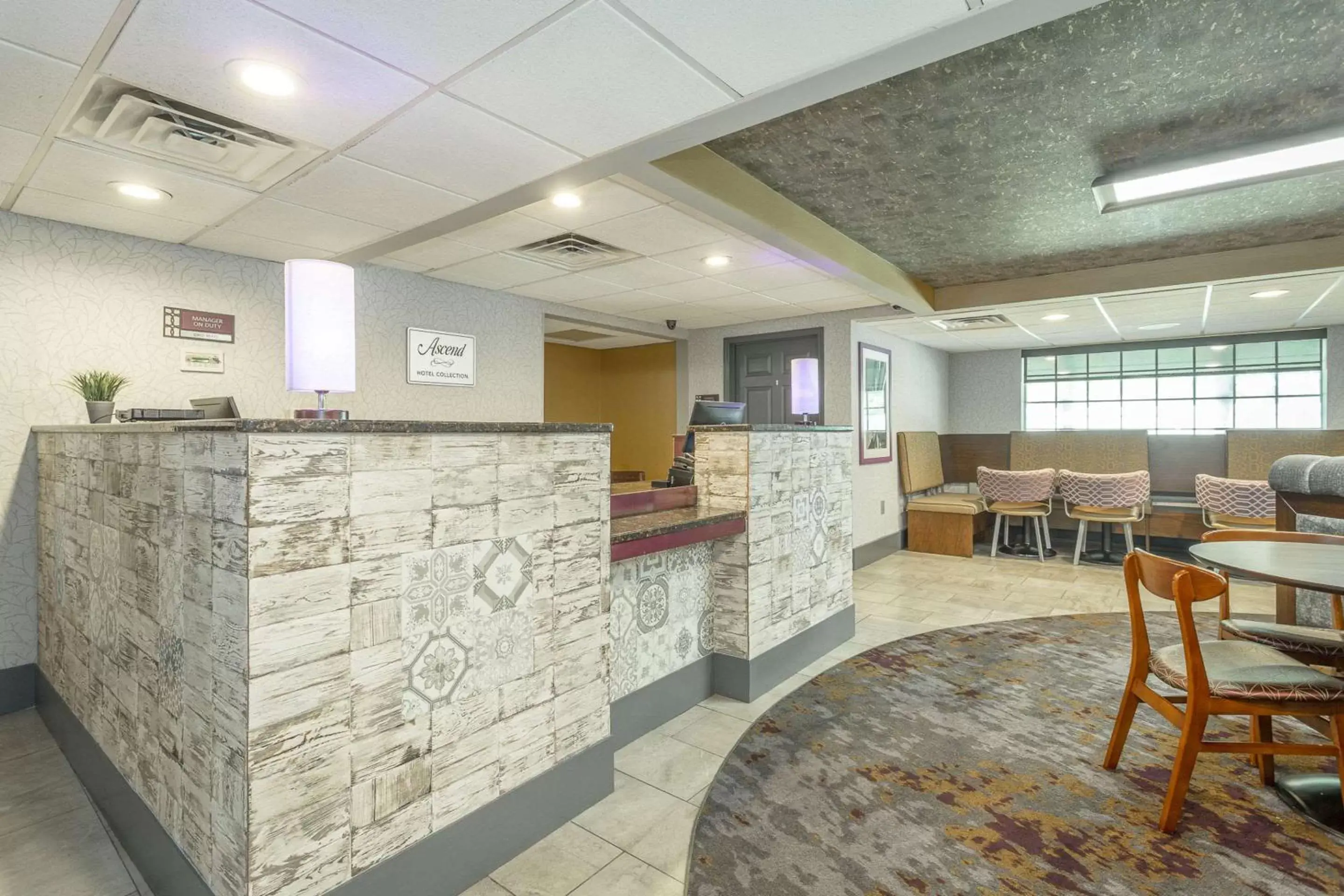 Lobby or reception in District 3 Hotel, Ascend Hotel Collection