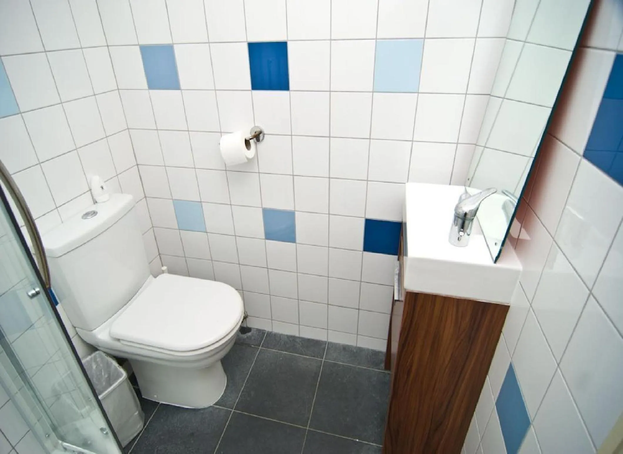 Bathroom in Charlie Hotel