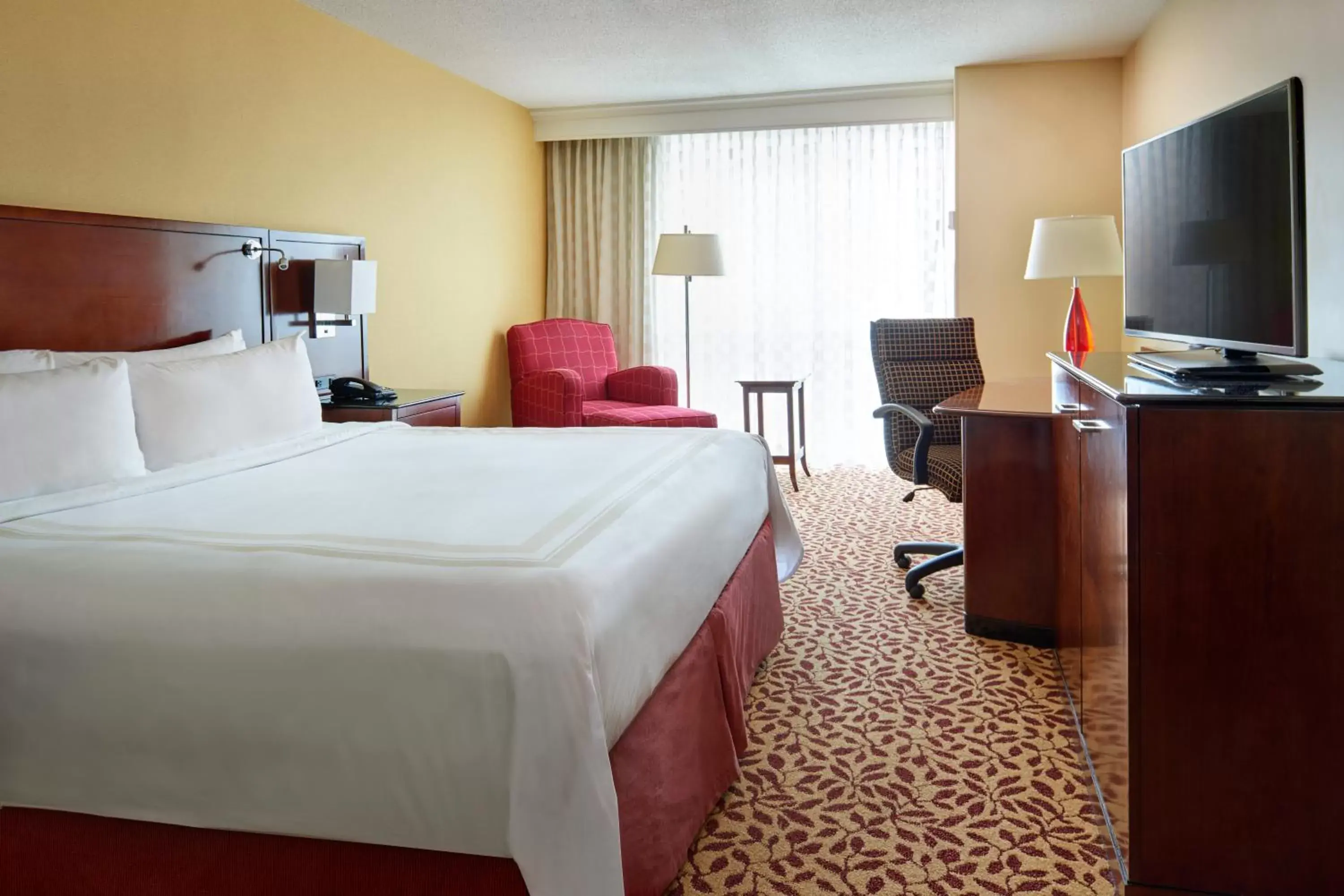 Bed in Wyndham Cleveland Airport Bed in Wyndham Cleveland Airport