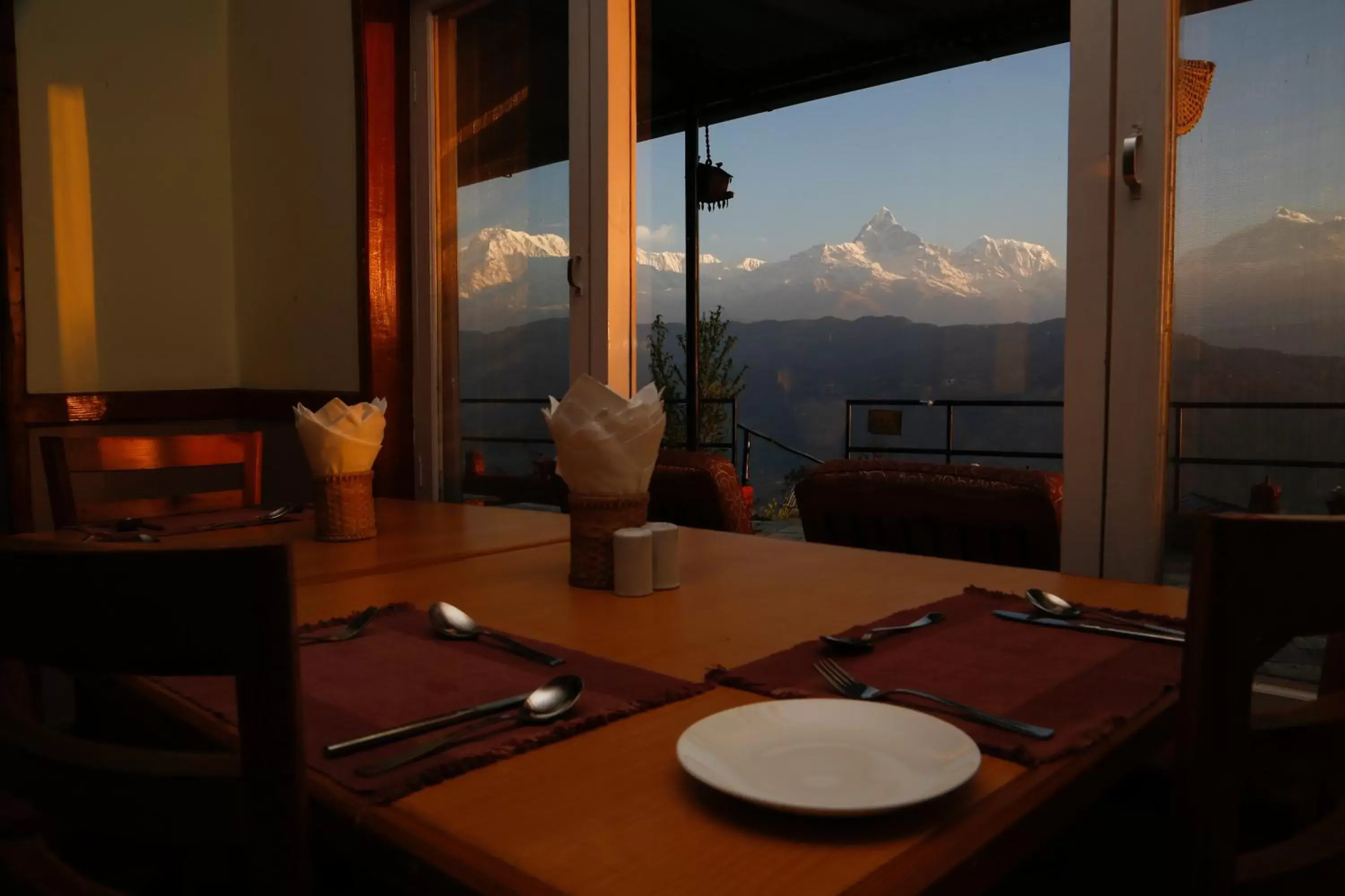 Restaurant/places to eat, Mountain View in Raniban Retreat