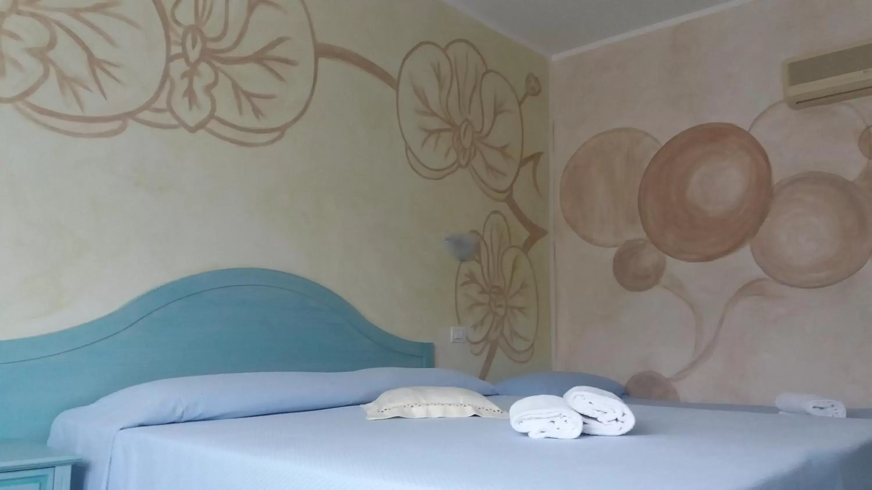 Decorative detail, Bed in Hotel Jasmine