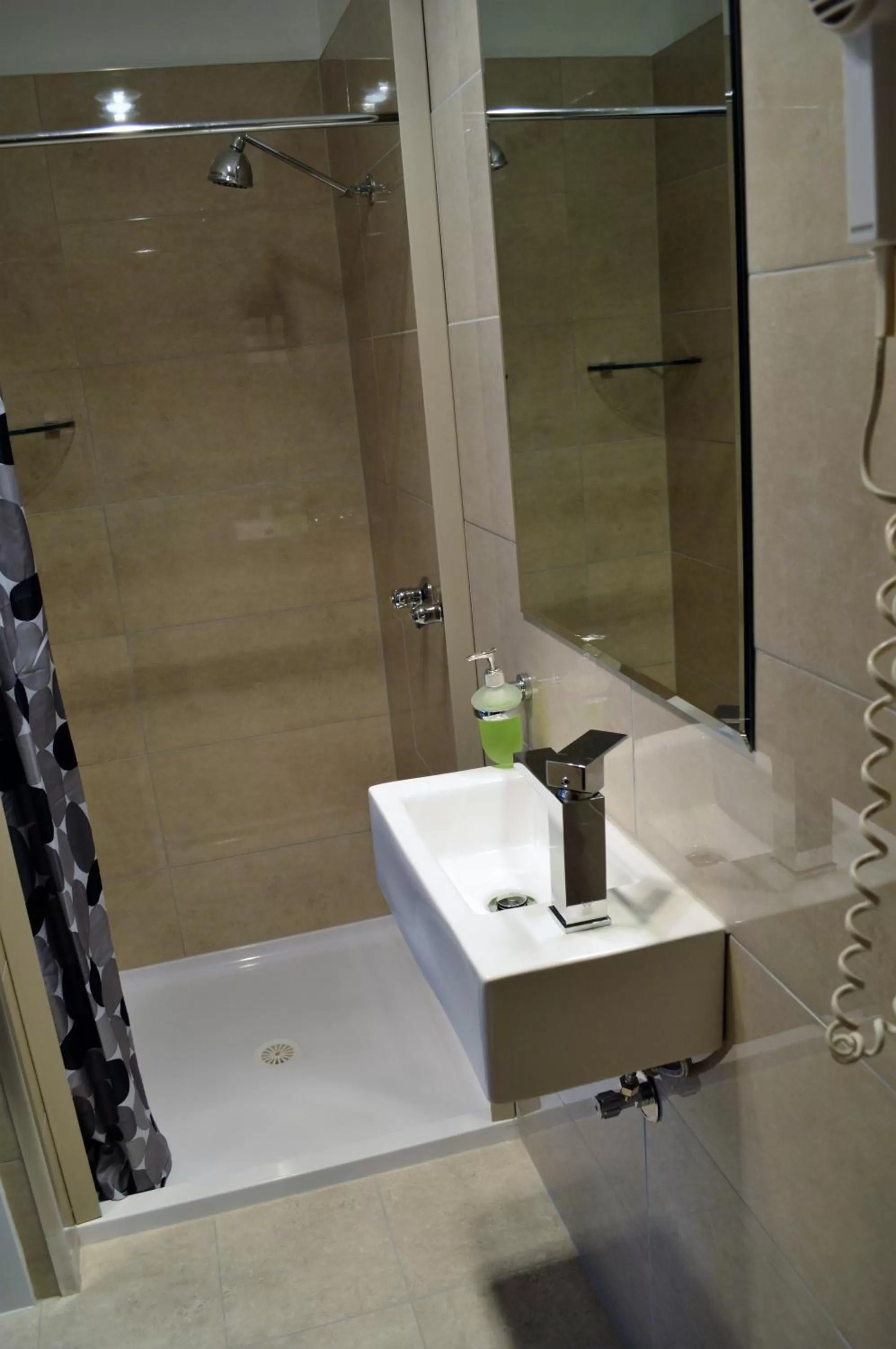 Bathroom in Wattle Grove Motel Maryborough