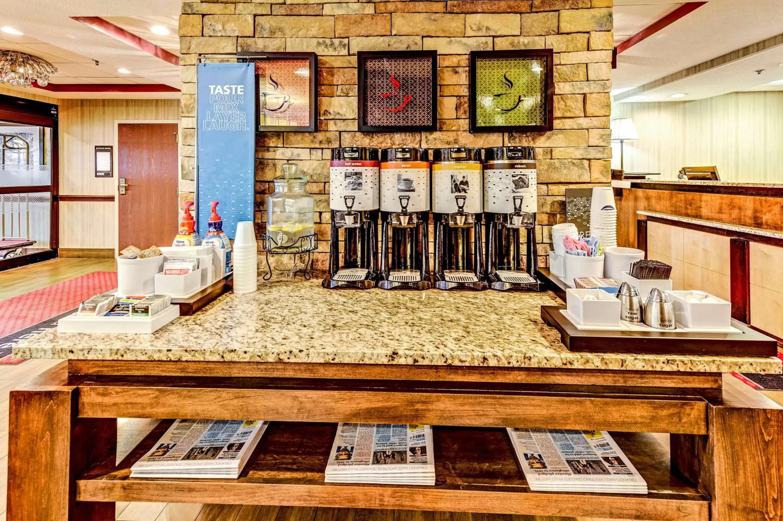 Restaurant/places to eat in Hampton Inn Columbus I-70E/Hamilton Road Restaurant/places to eat in Hampton Inn Columbus I-70E/Hamilton Road
