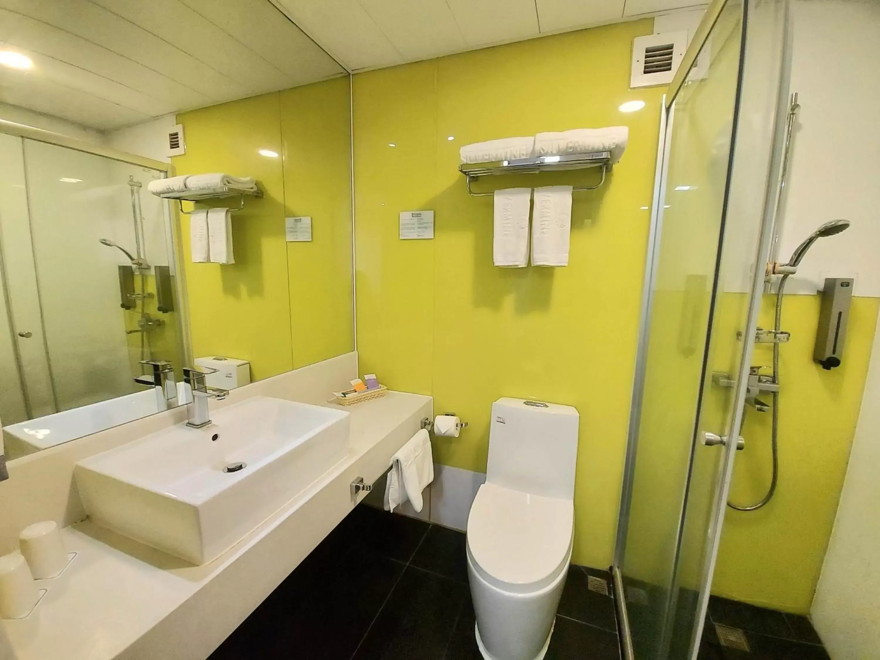 Bathroom in Silvermine Beach Resort