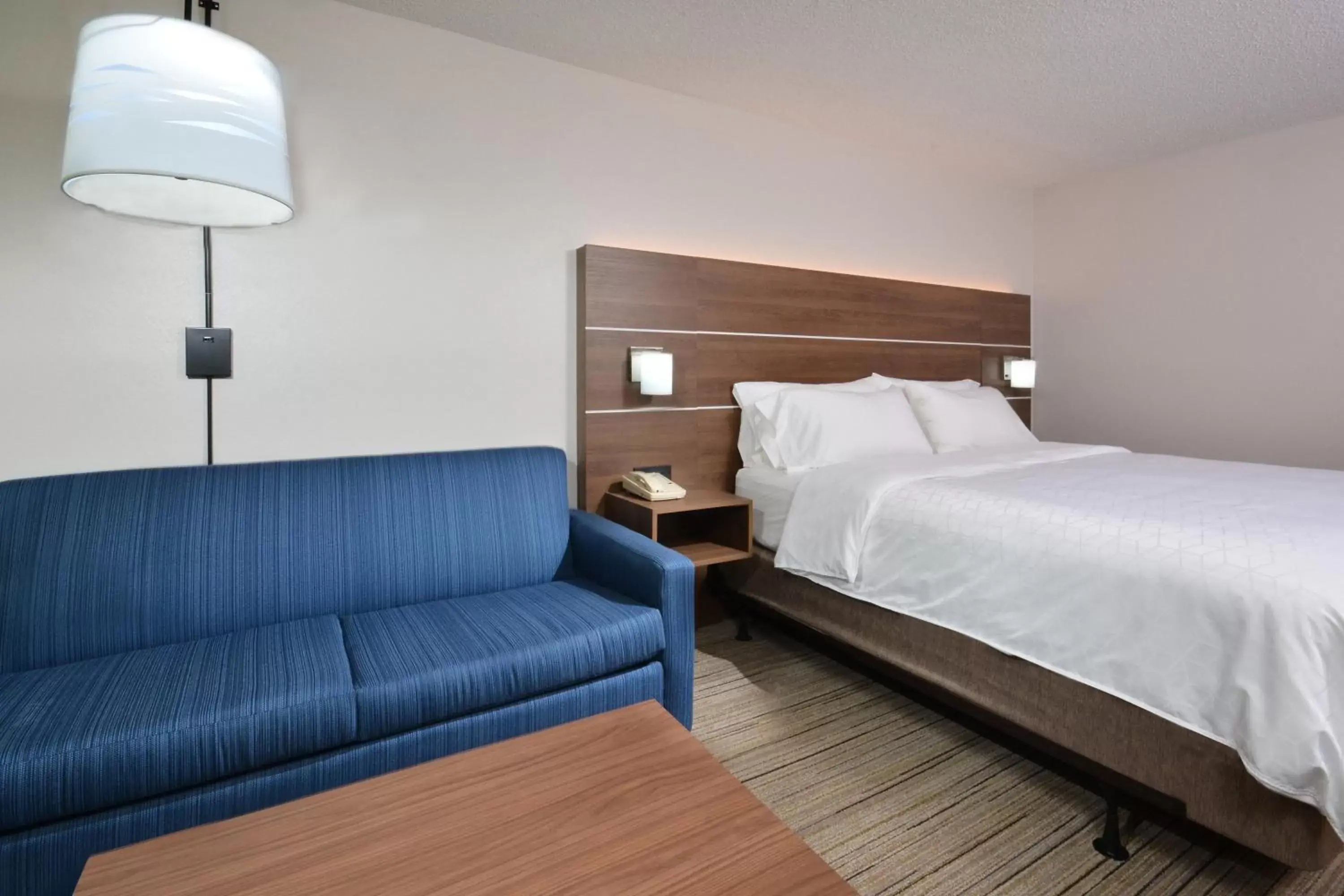 Photo of the whole room, Bed in Holiday Inn Express Durham, an IHG Hotel