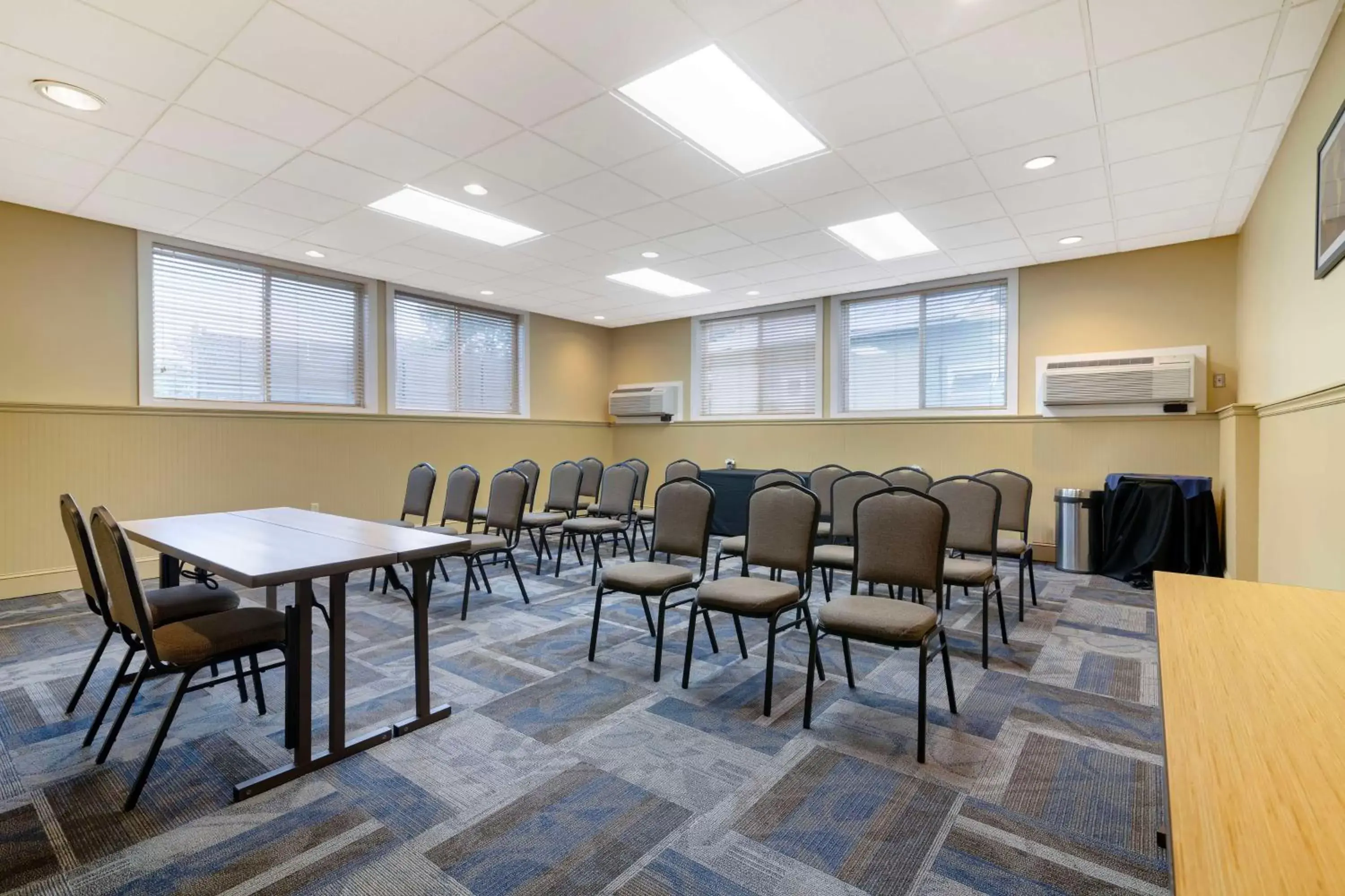 Meeting/conference room in Best Western Plus Windjammer Inn & Conference Center