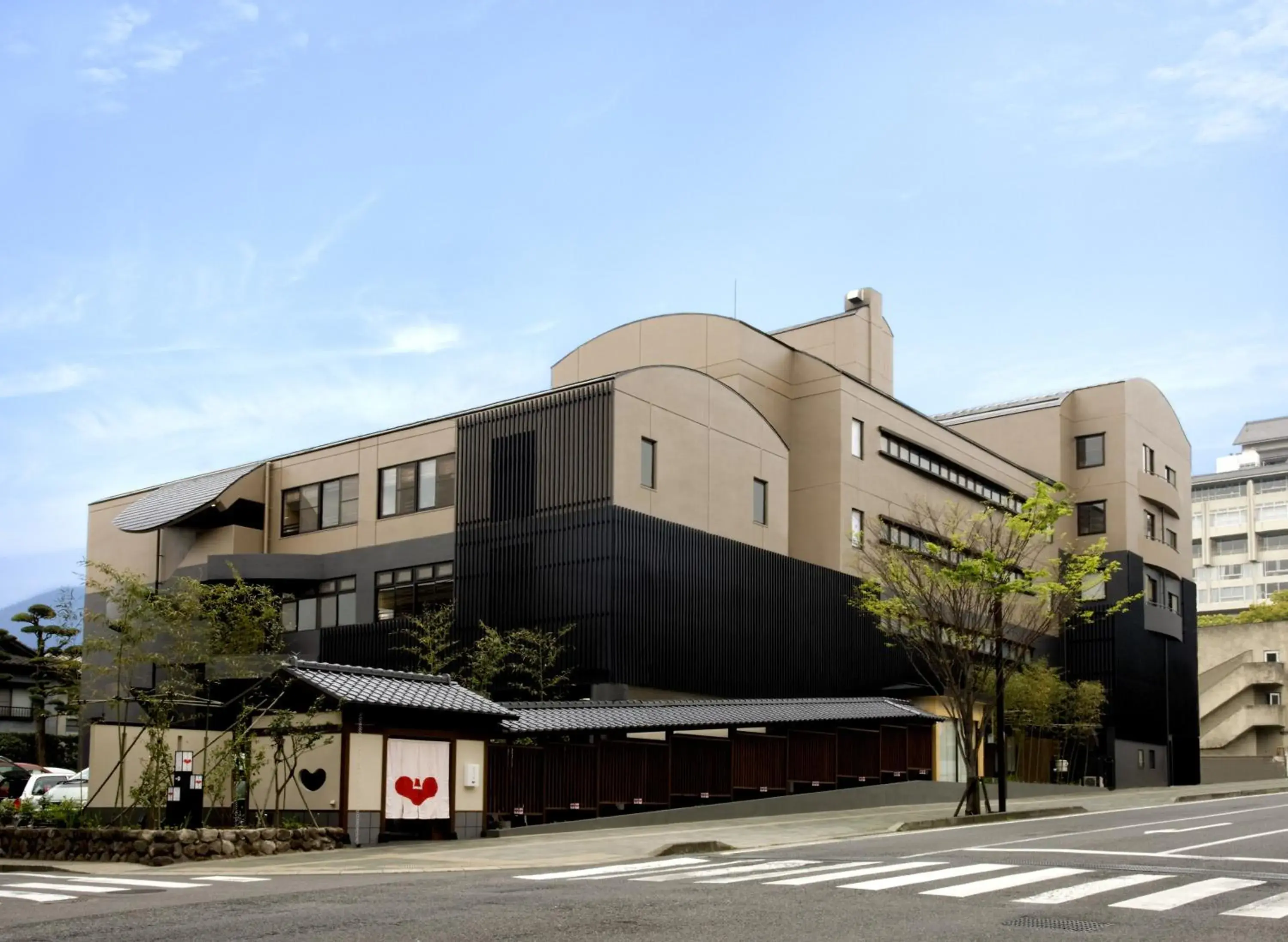 Facade/entrance, Property Building in Hana Beppu