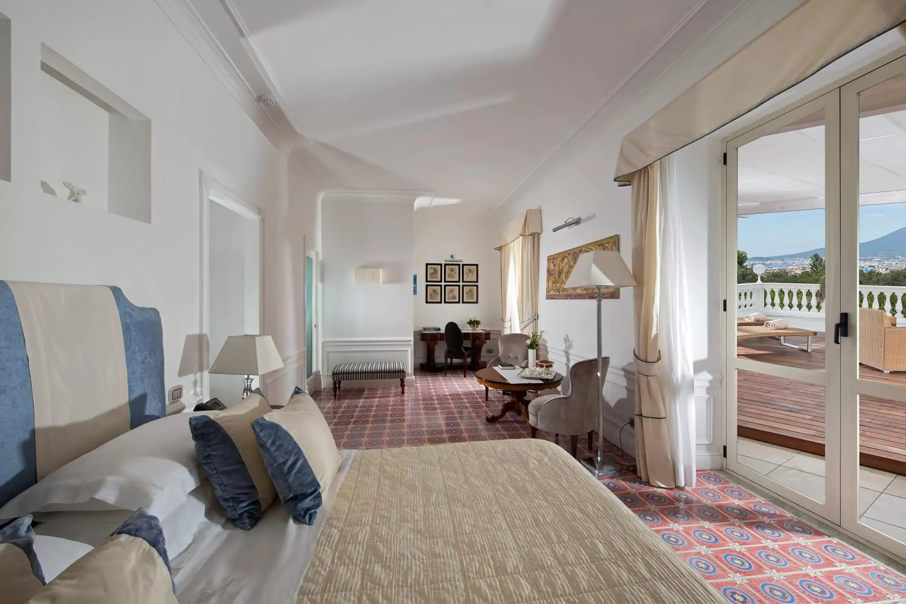 Bed, Seating Area in La Medusa Hotel - Dimora di Charme