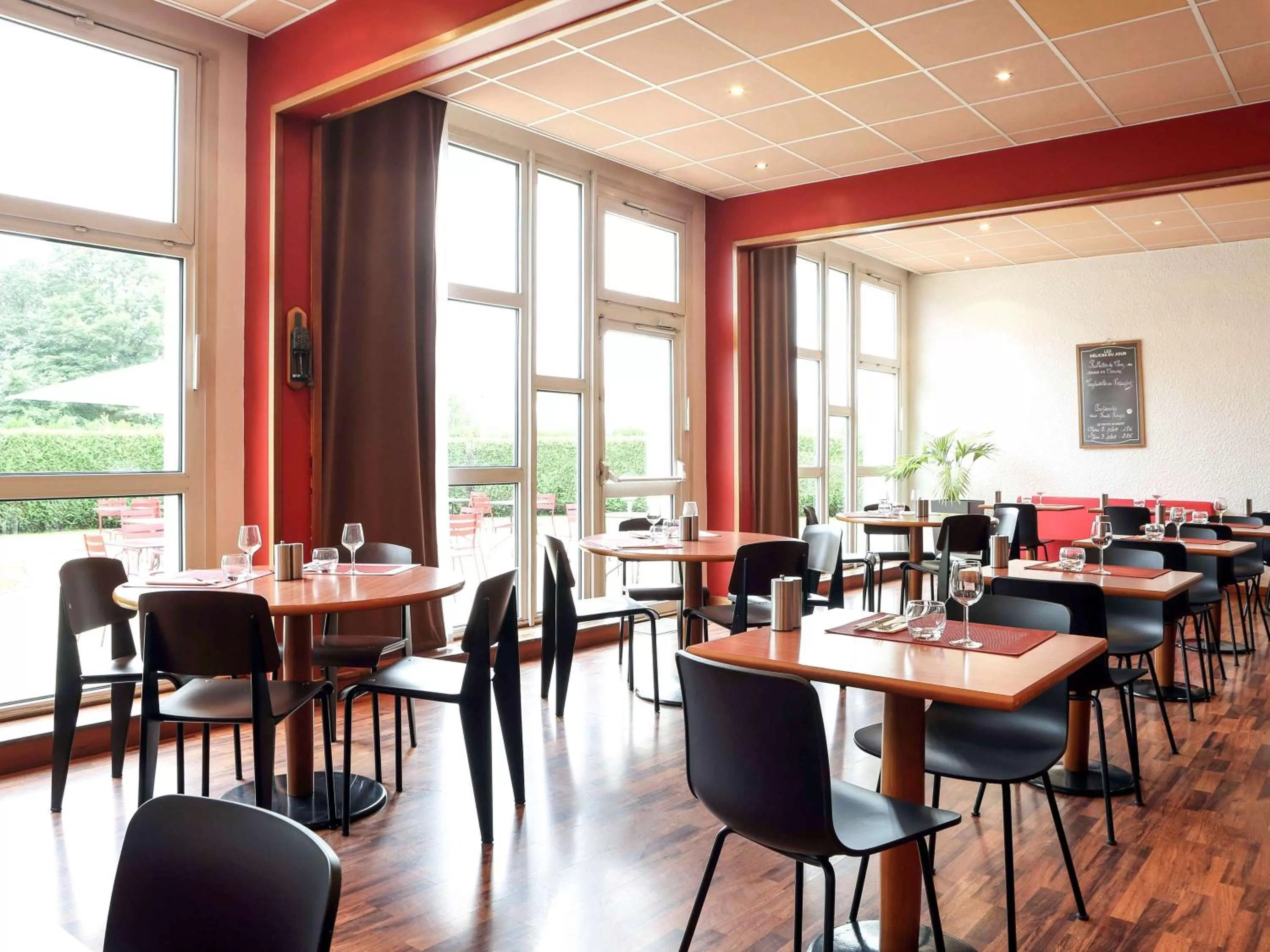 Restaurant/places to eat in ibis Charleville Mézières