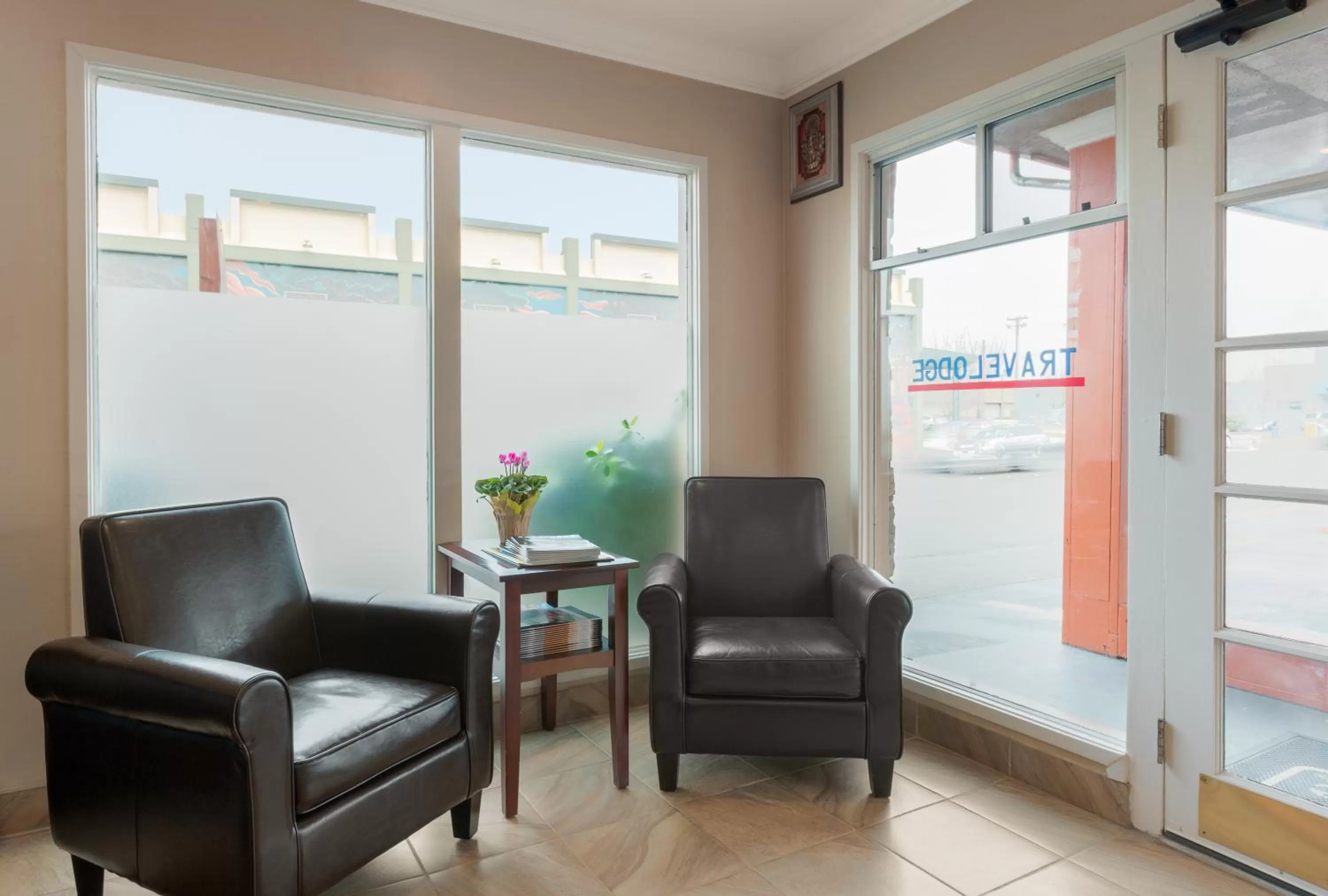 Lobby or reception in Travelodge by Wyndham Eureka