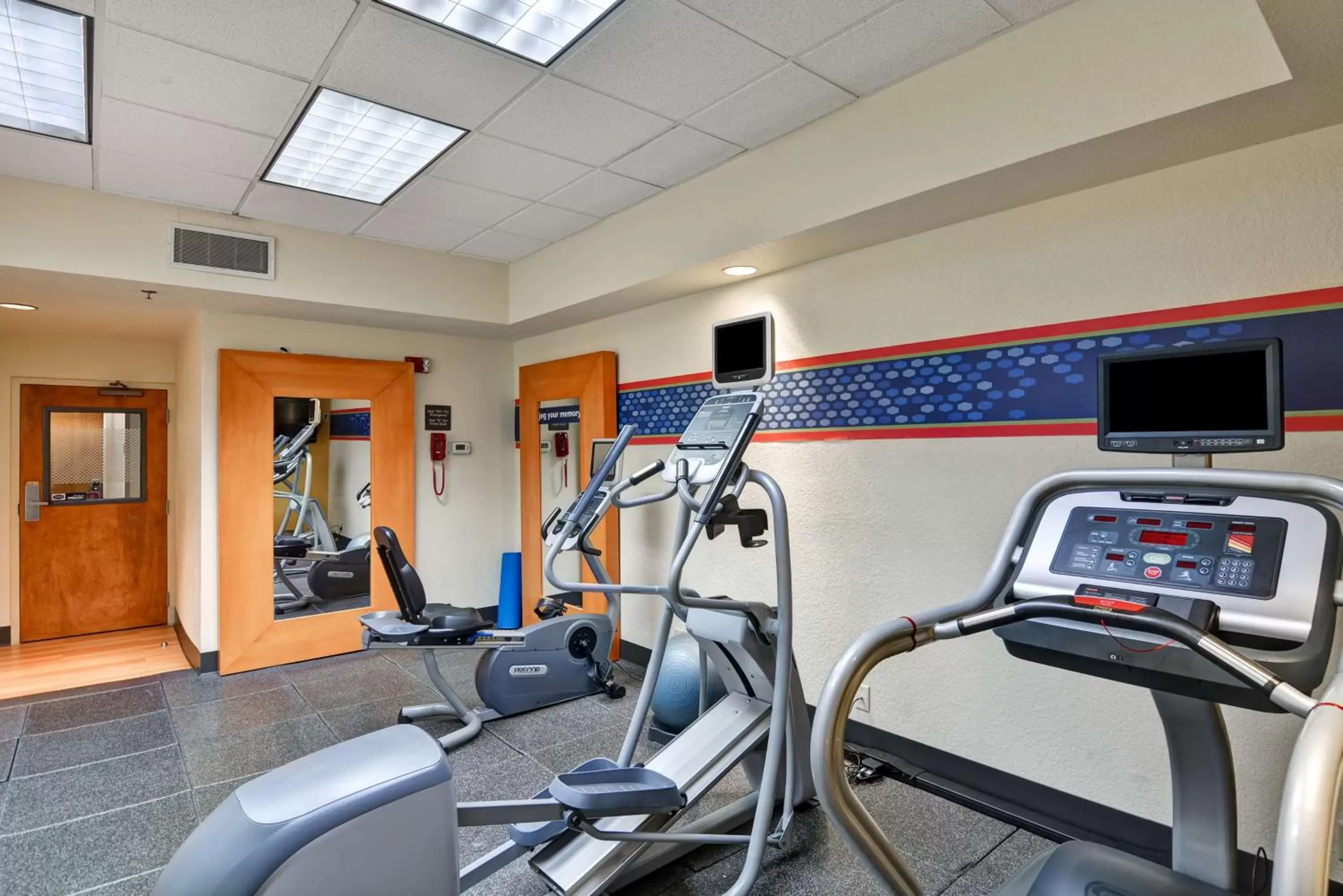 Fitness centre/facilities, Fitness Center/Facilities in Hampton Inn Jacksonville - I-95 Central