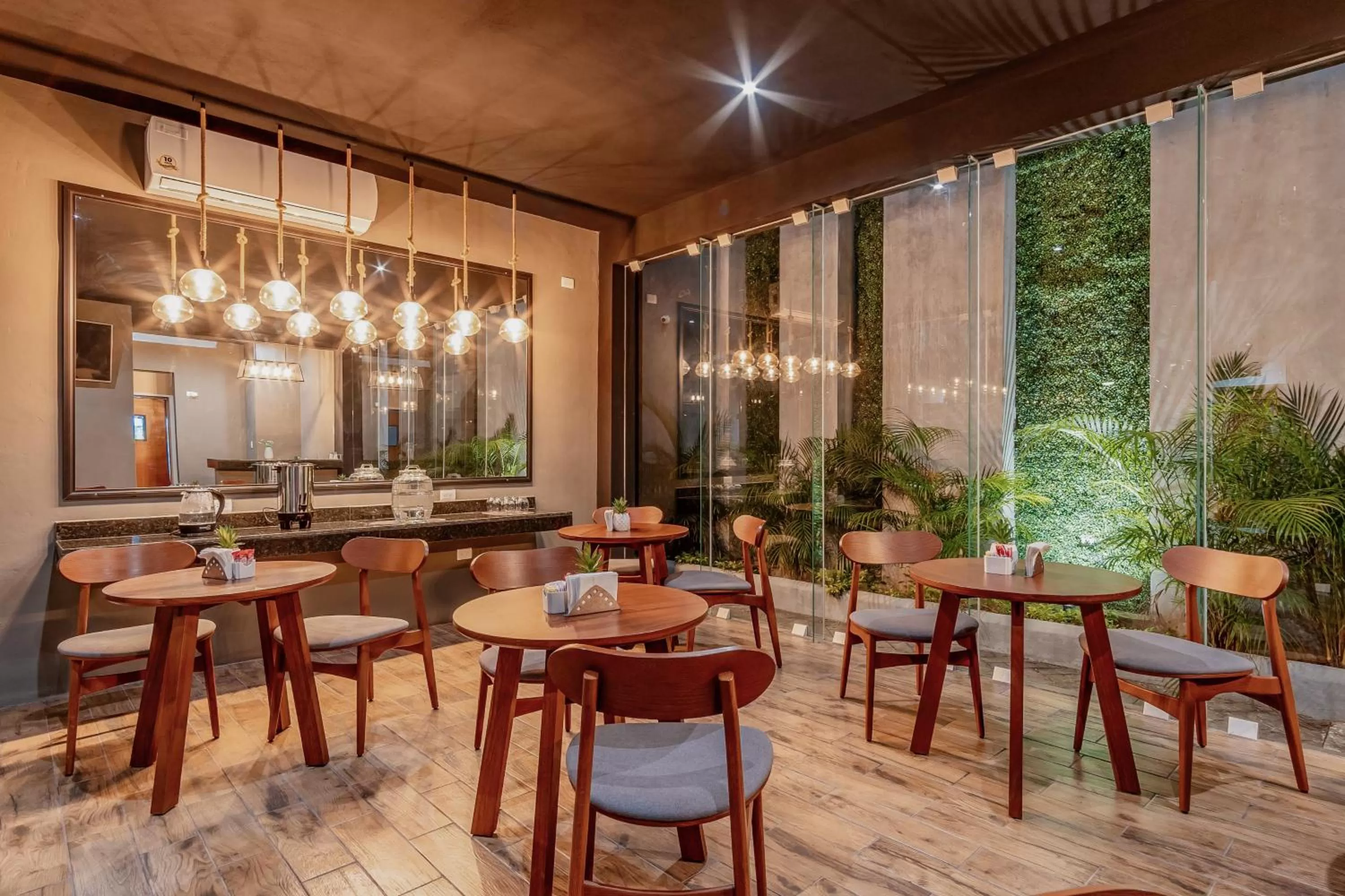 Restaurant/places to eat in Youssef Exceptionnel Merida