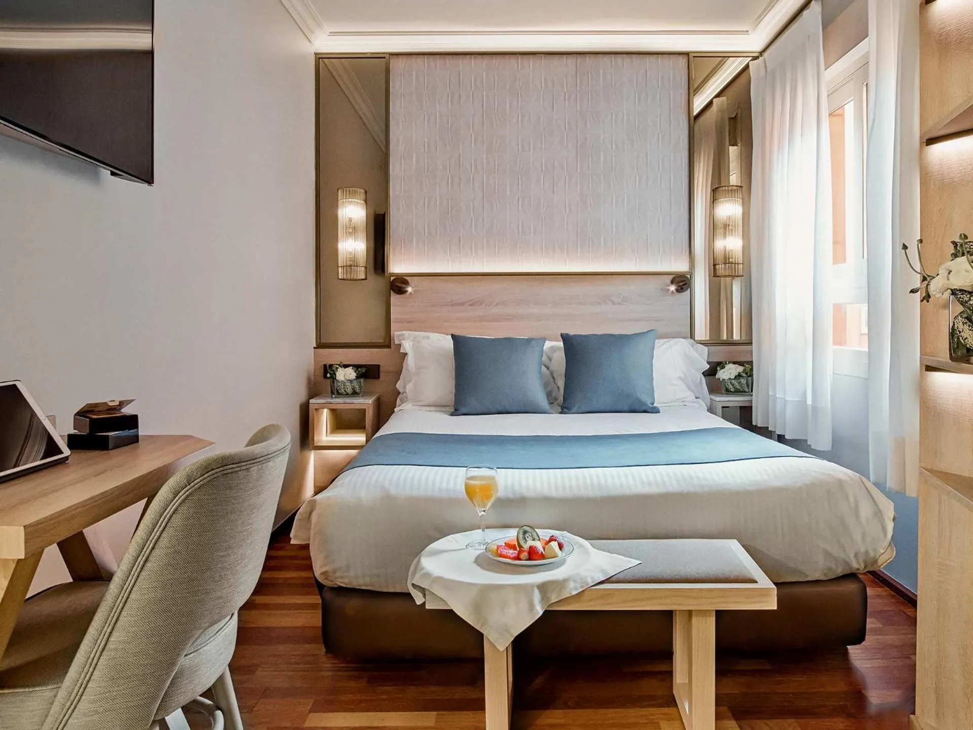 Bedroom, Bed in Preciados