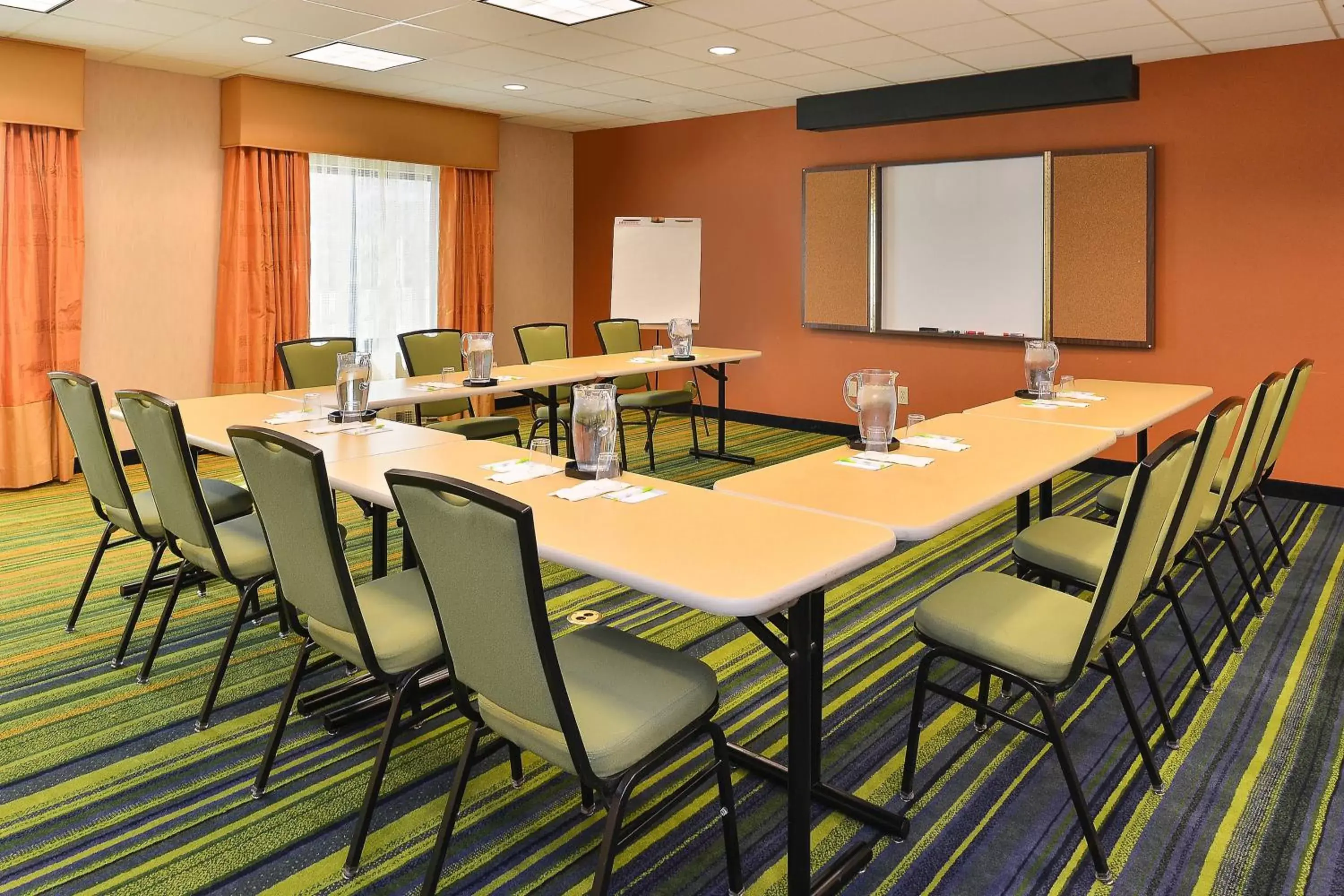 Meeting/conference room in Fairfield Inn & Suites by Marriott Denver Aurora/Parker