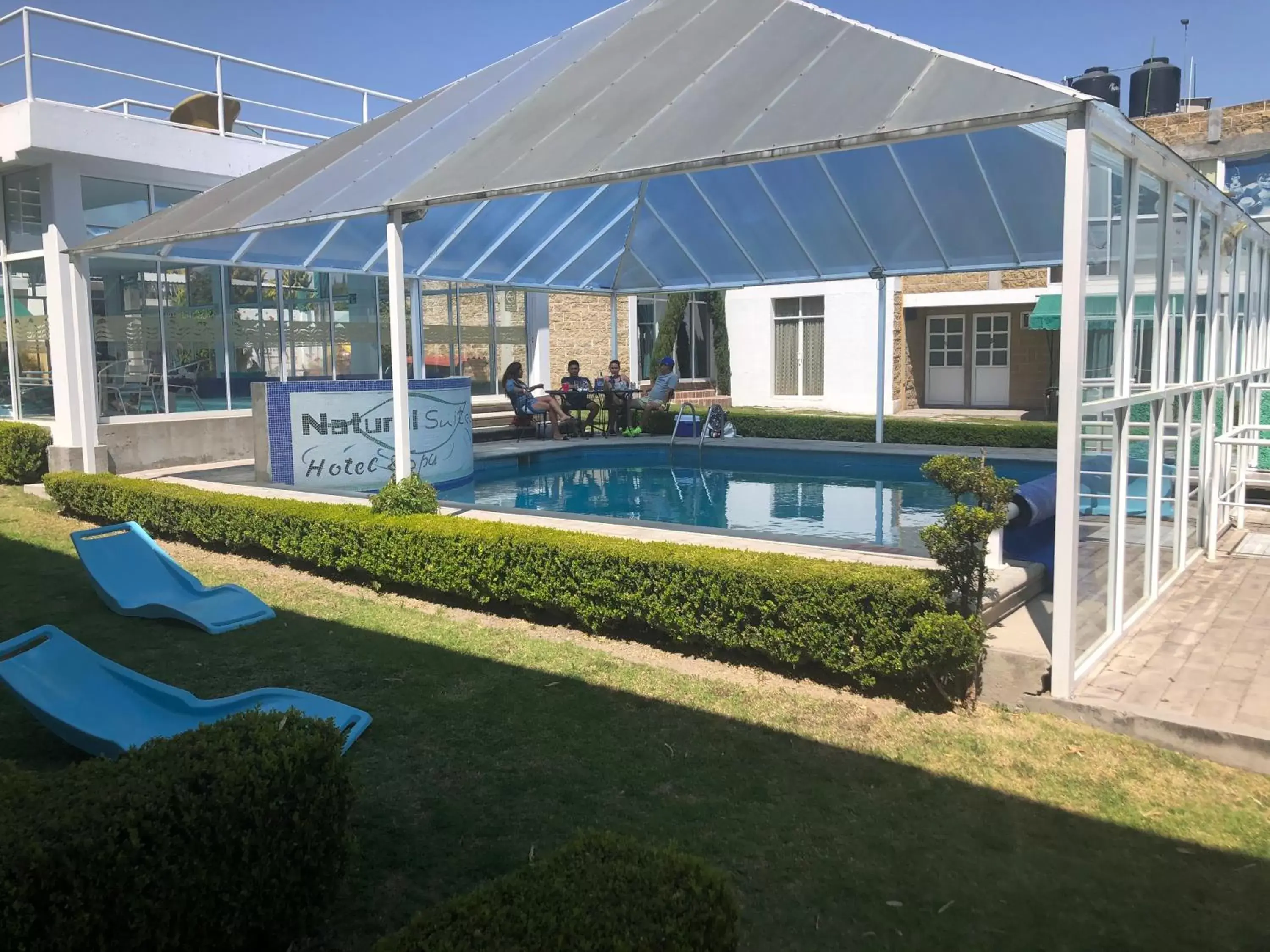 Swimming Pool in Natural Suites Hotel- cerca de Africam Safari Valsequillo Puebla