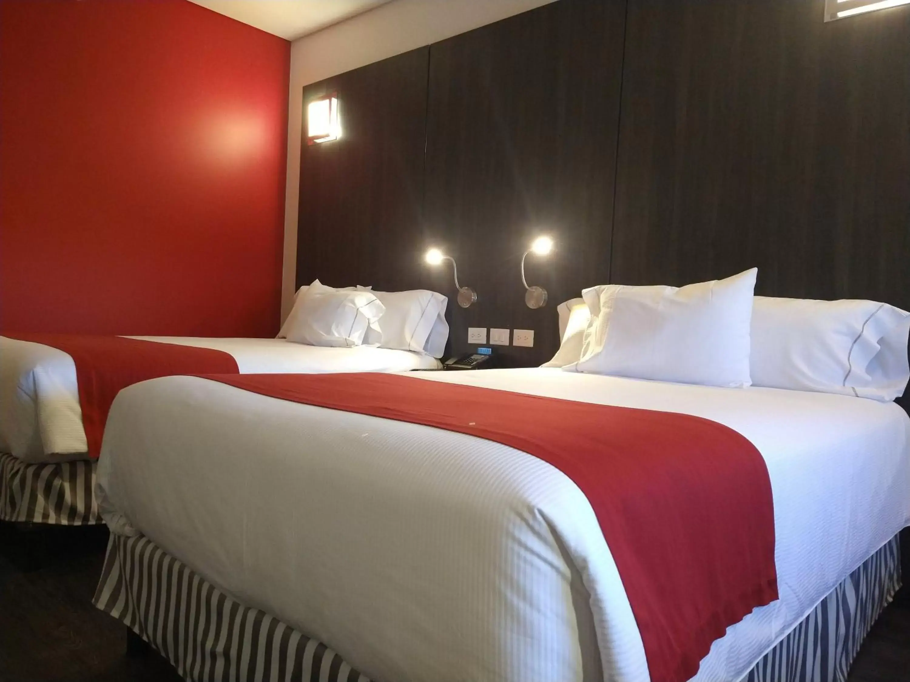 Photo of the whole room, Bed in Ramada Encore by Wyndham Aguascalientes