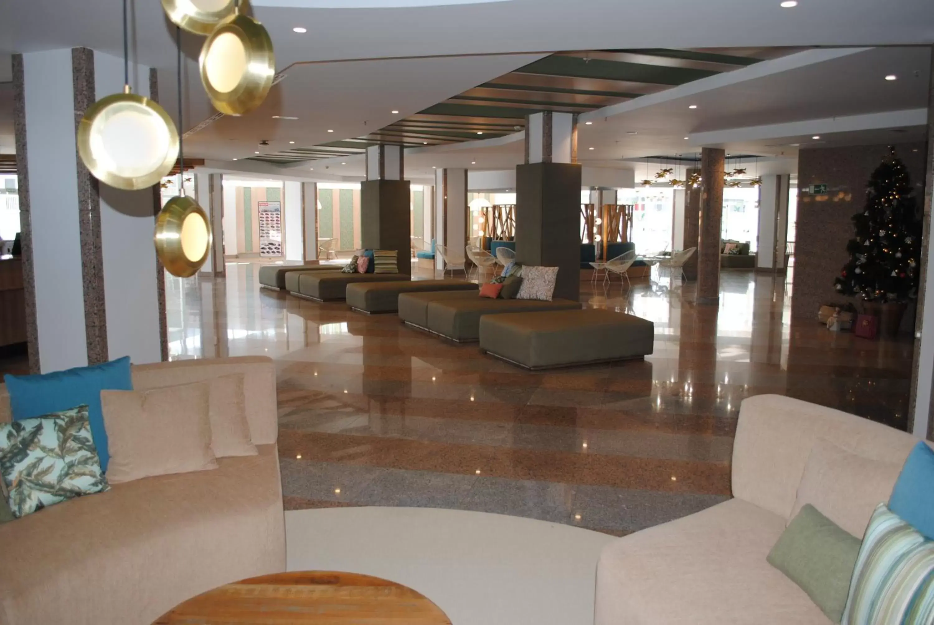 Lobby/Reception in Gara Suites Golf & Spa