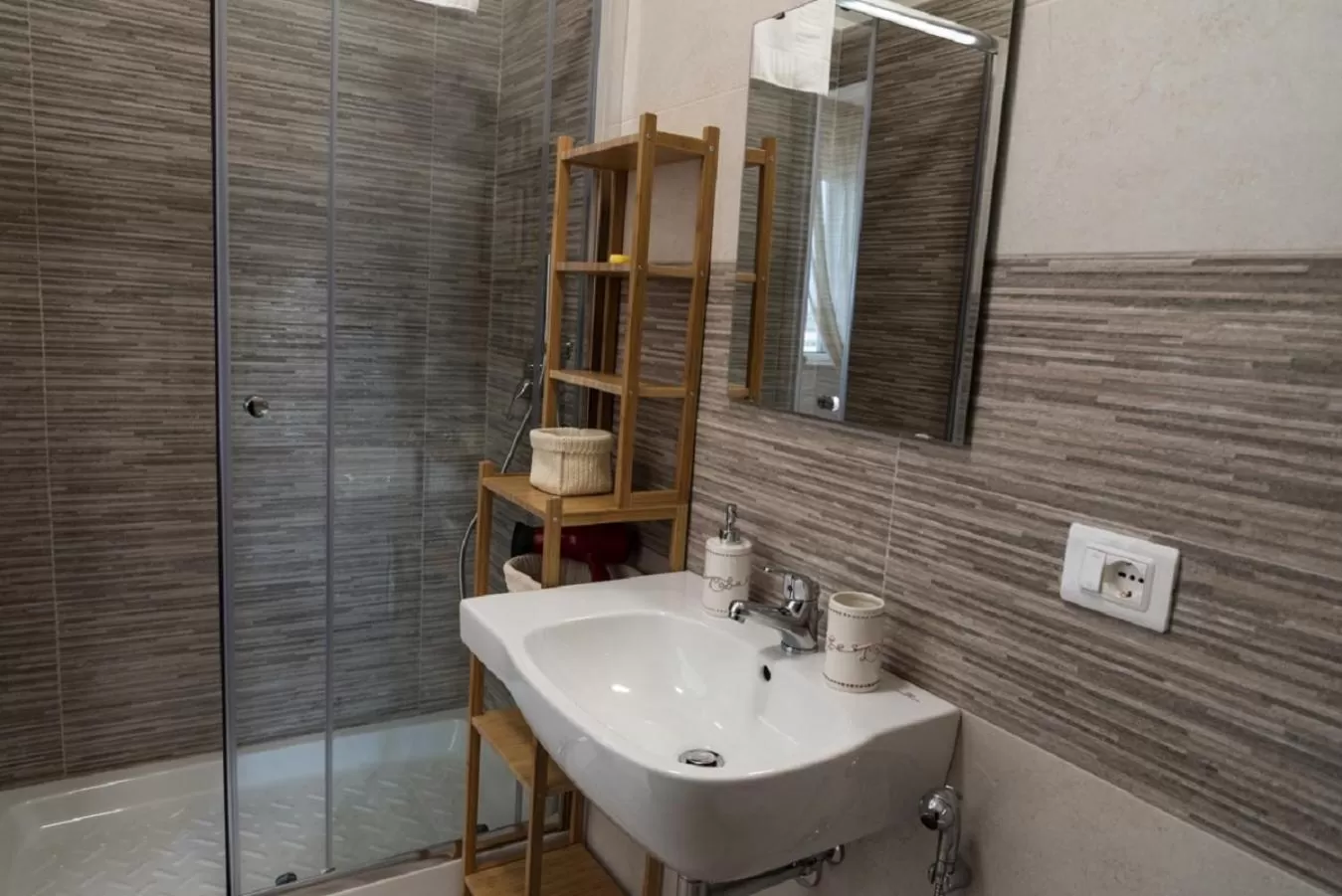 Shower, Bathroom in Coco'S Rooms