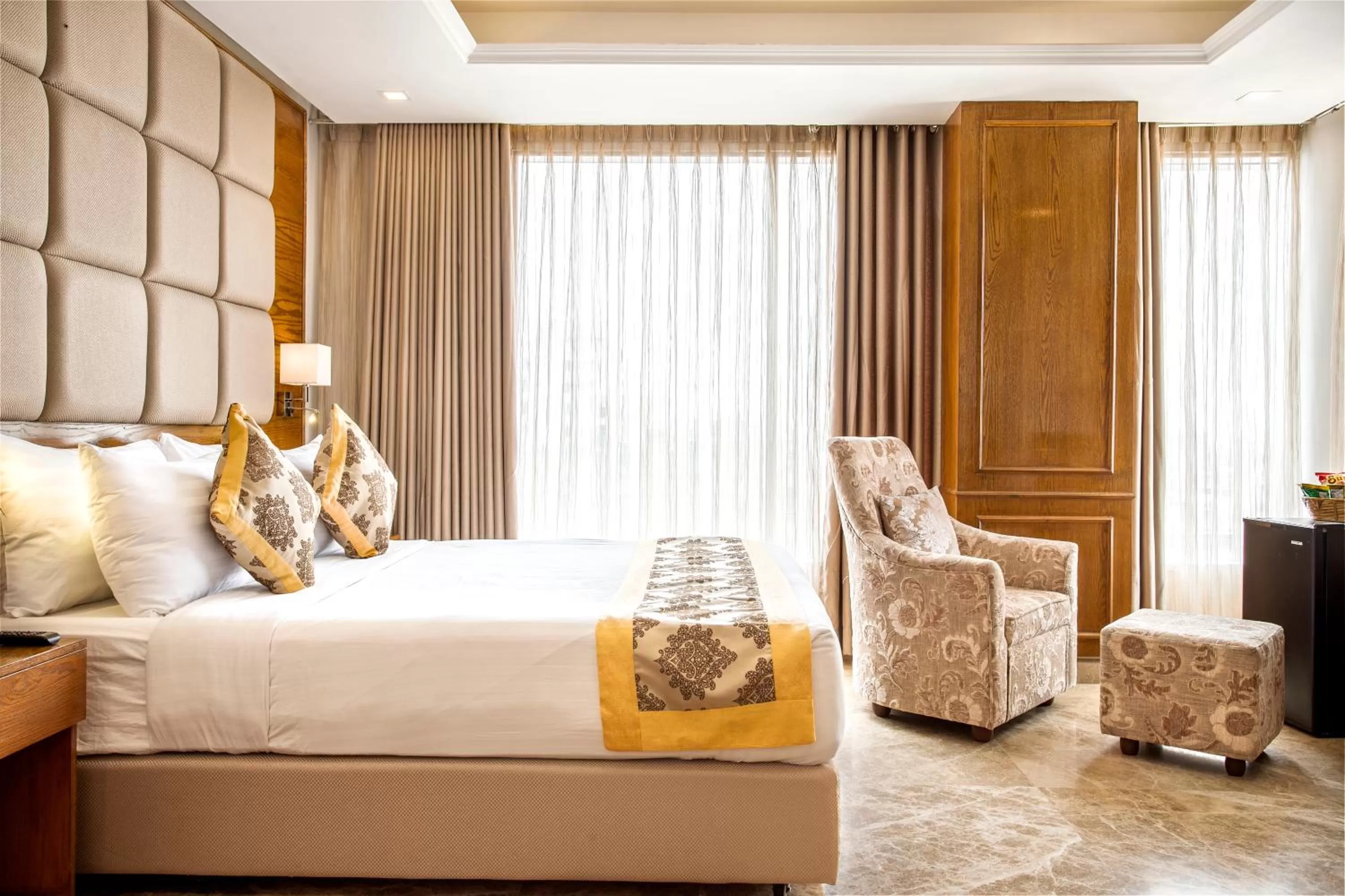 Bed in Marino Royal Hotel