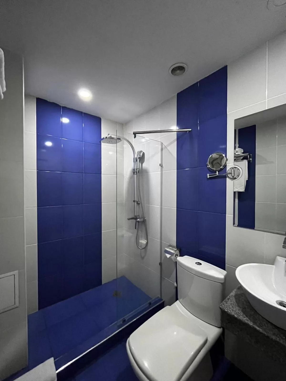 Shower in Royal Plaza by Stellar Hotels, Yerevan