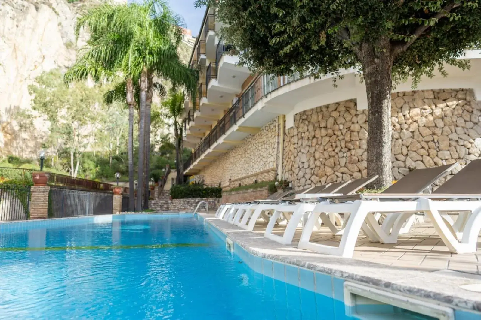 Pool view, Swimming Pool in Hotel Corallo