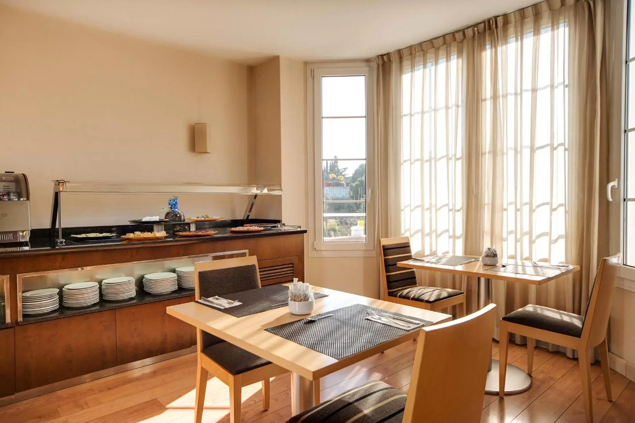 Restaurant/places to eat in Exe Zarzuela Park Restaurant/places to eat in Exe Zarzuela Park