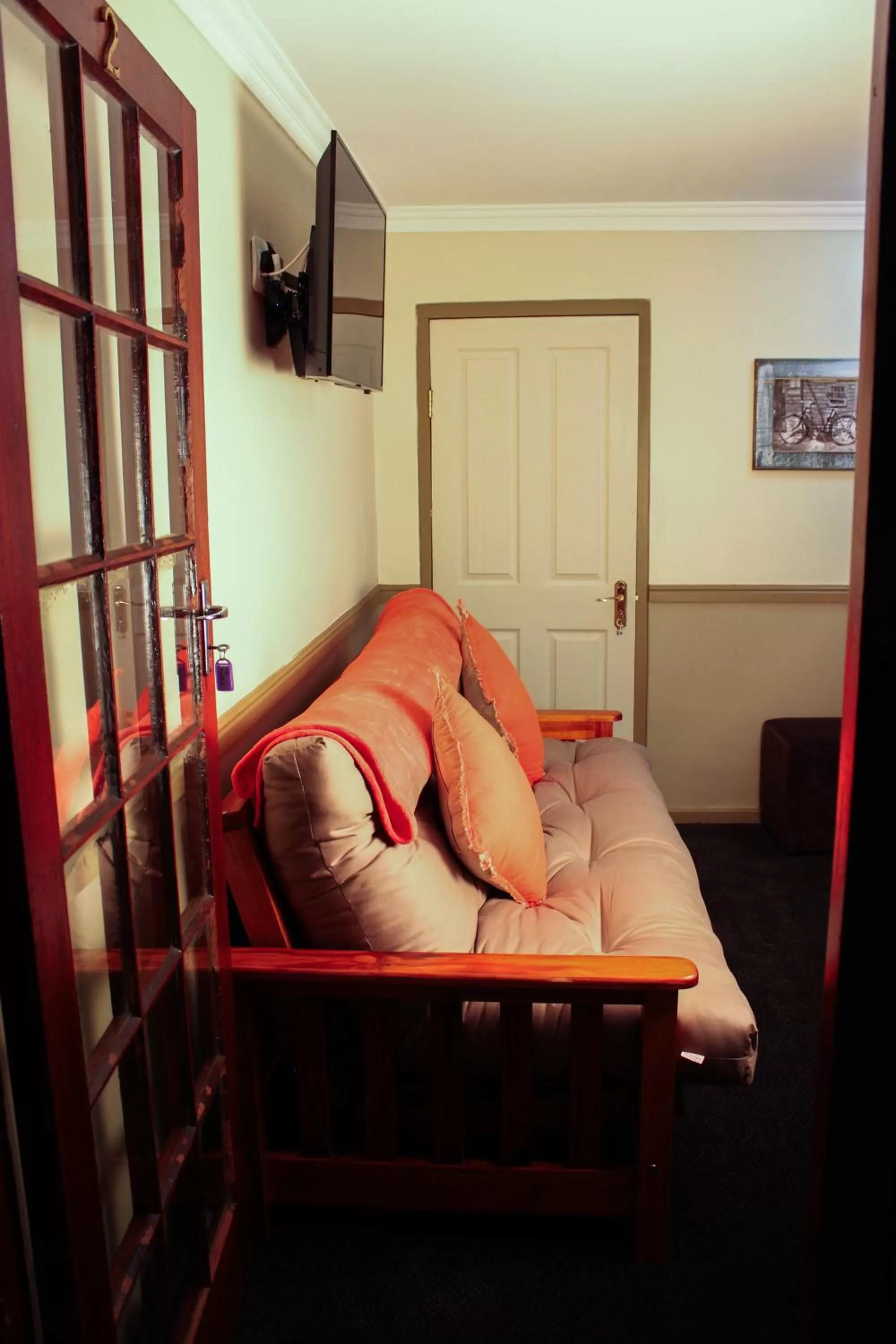 bunk bed, Bed in Victoria Heights B&B