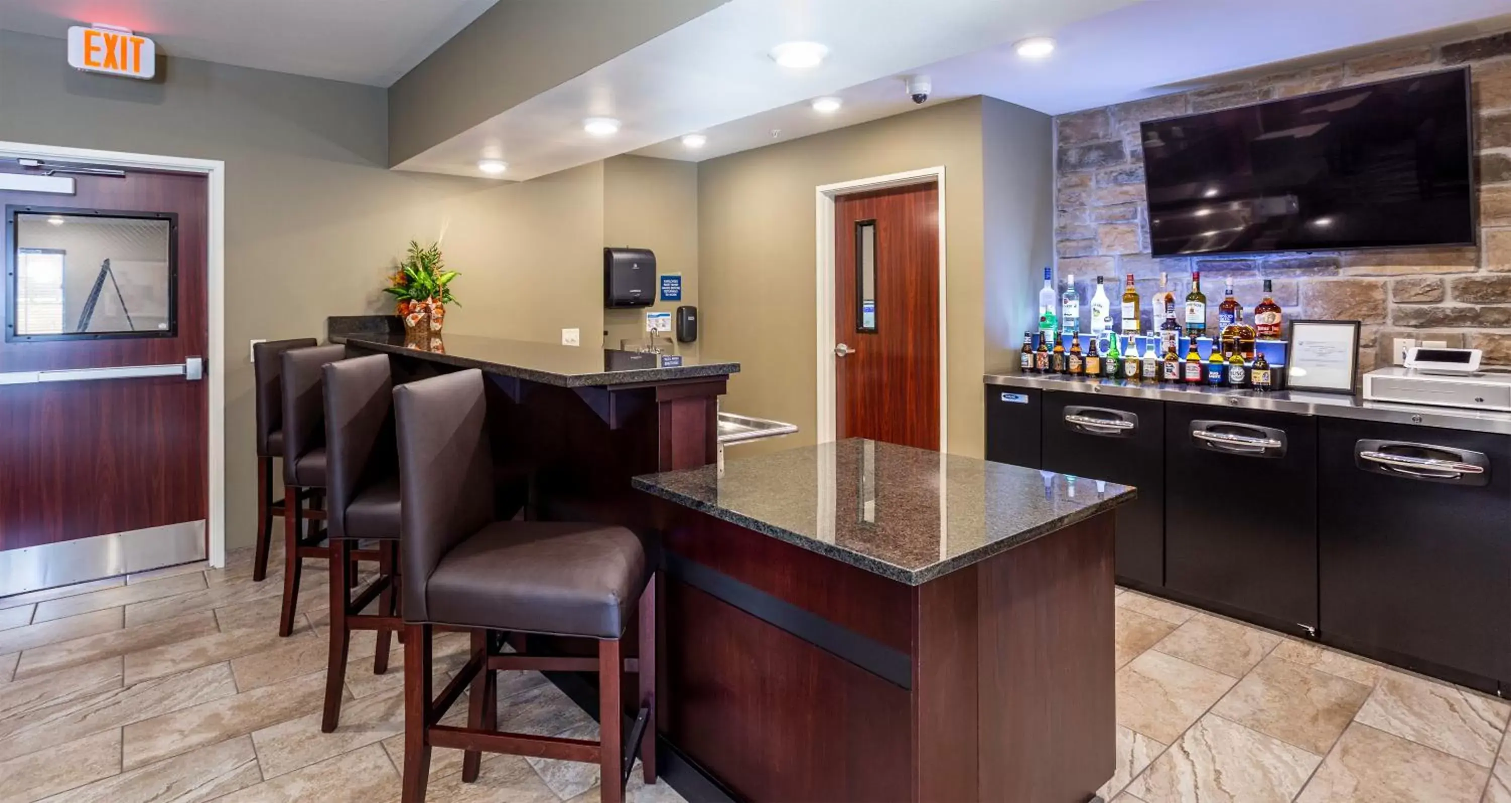 Lounge or bar in Cobblestone Inn & Suites - Brookville