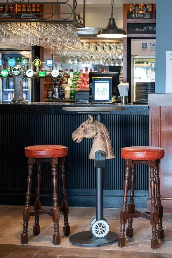 Lounge or bar, Lounge/Bar in The Kings Head Inn Wetherspoon