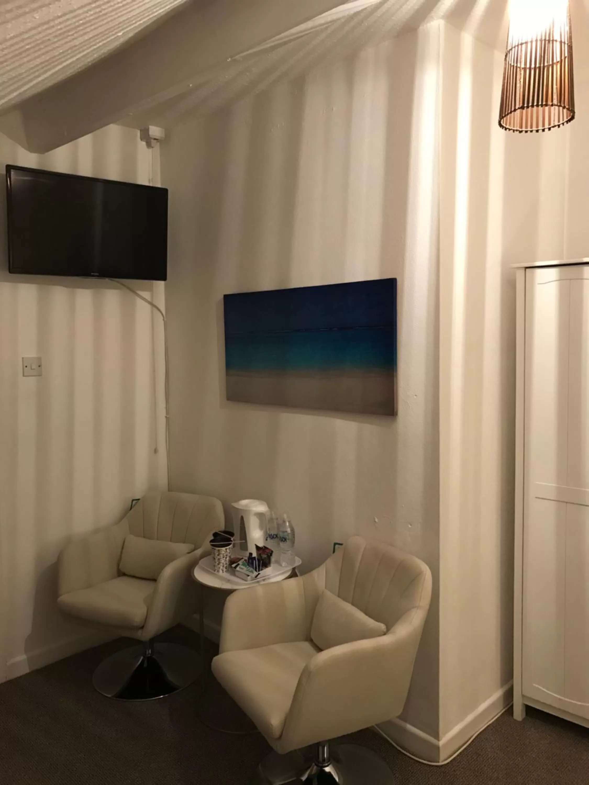 TV/Entertainment Center in Atlantic View B&B