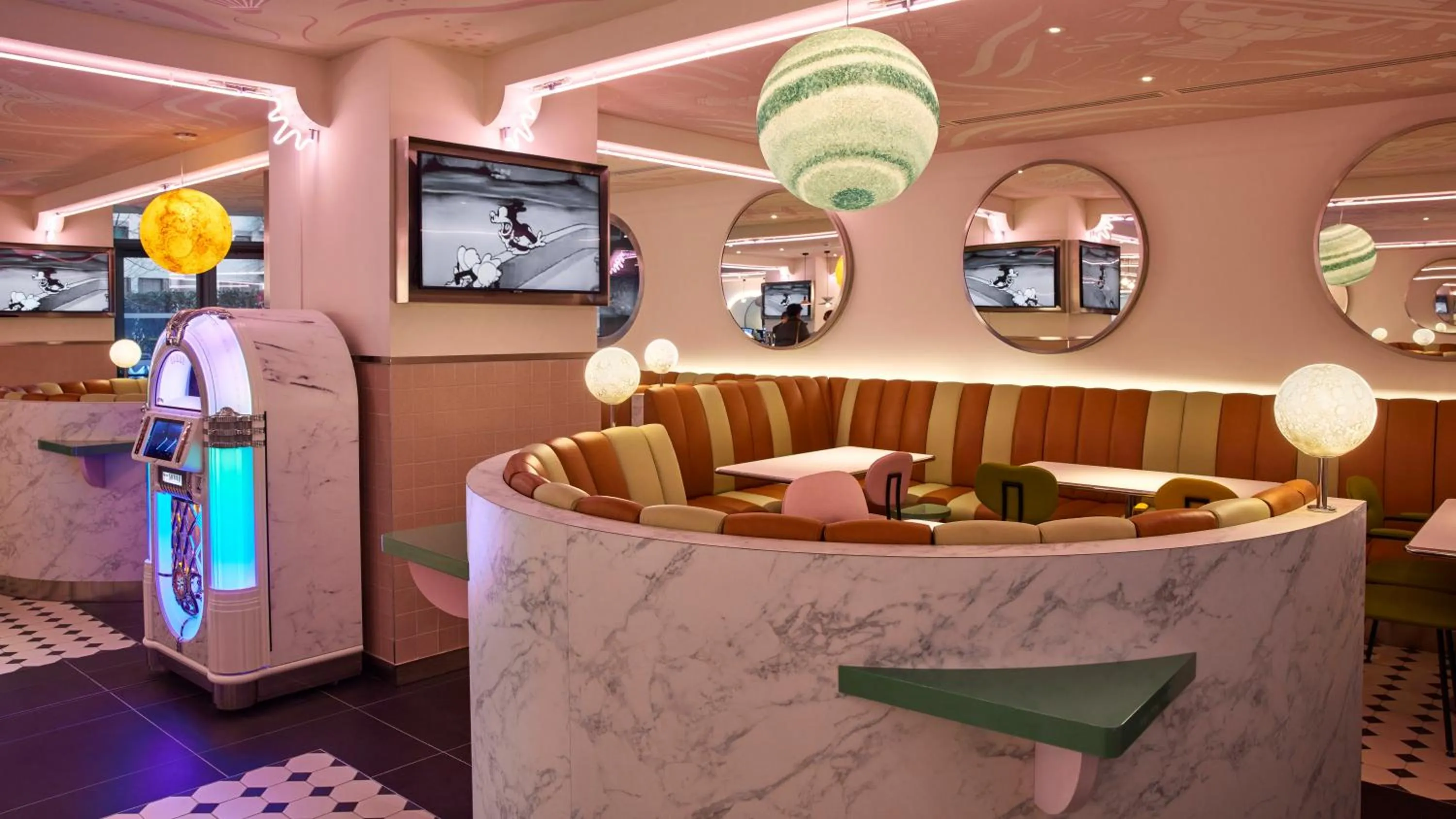 Restaurant/places to eat in Mama Shelter Paris La Défense