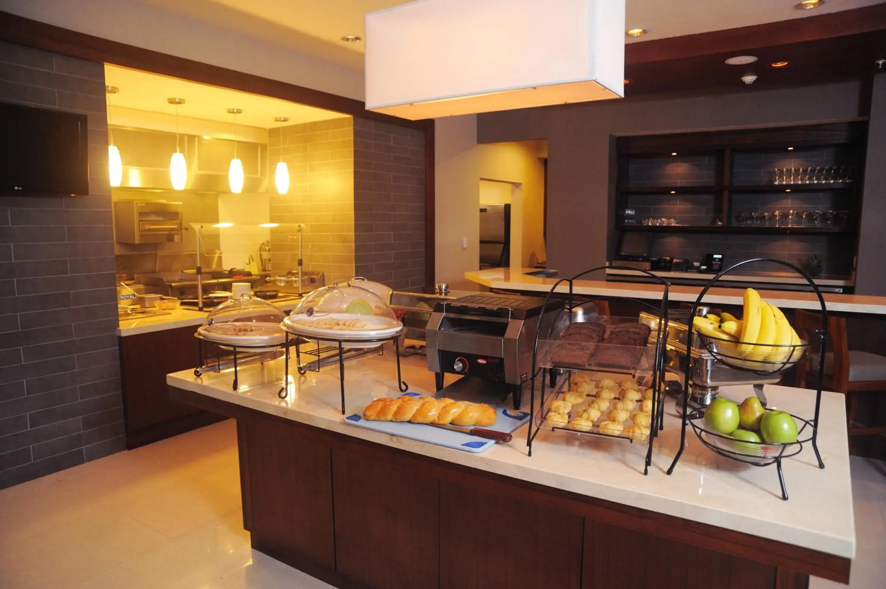 Restaurant/Places to Eat in Hilton Garden Inn Panama