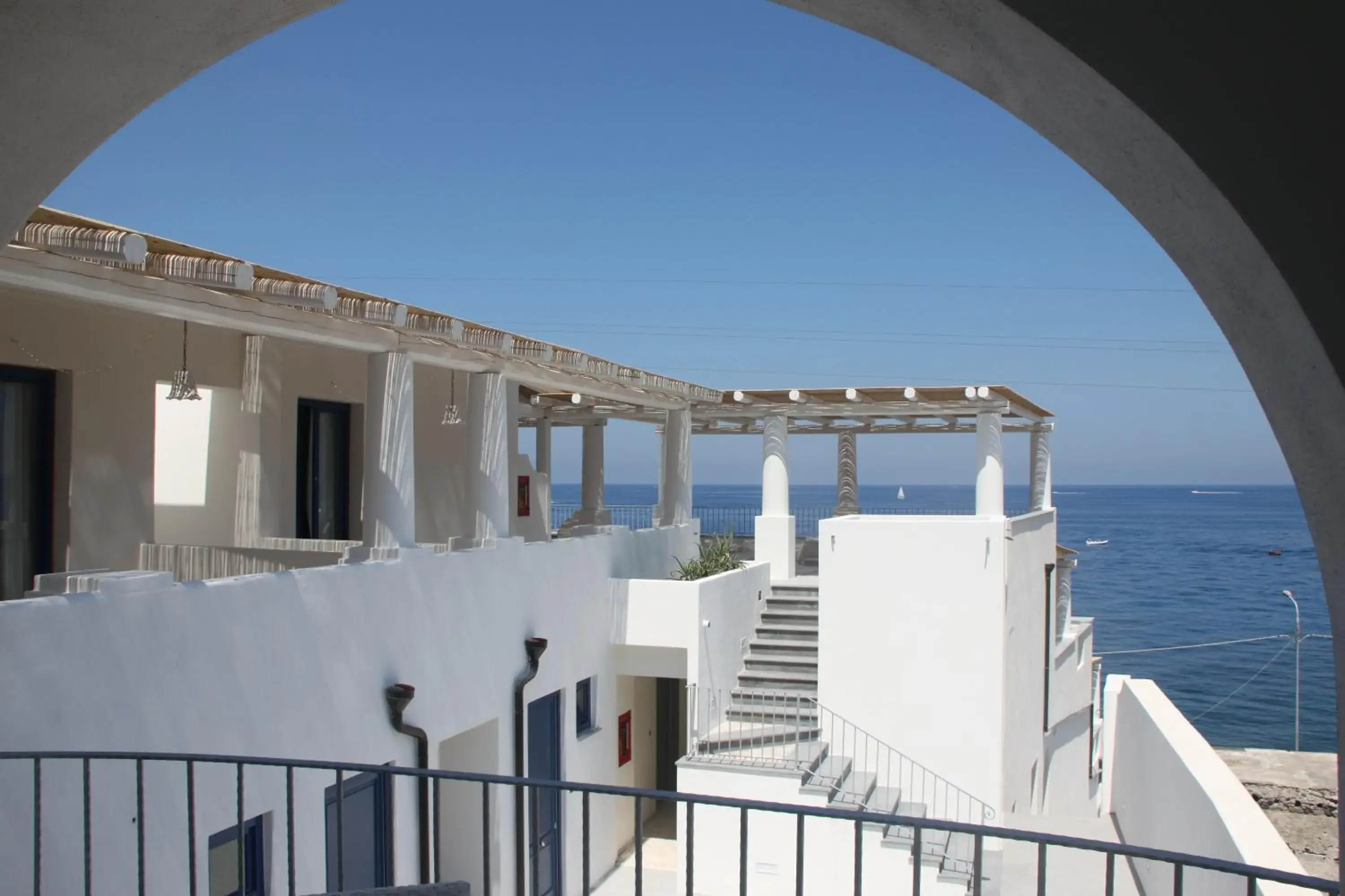 Facade/entrance, Balcony/Terrace in Hotel Cutimare