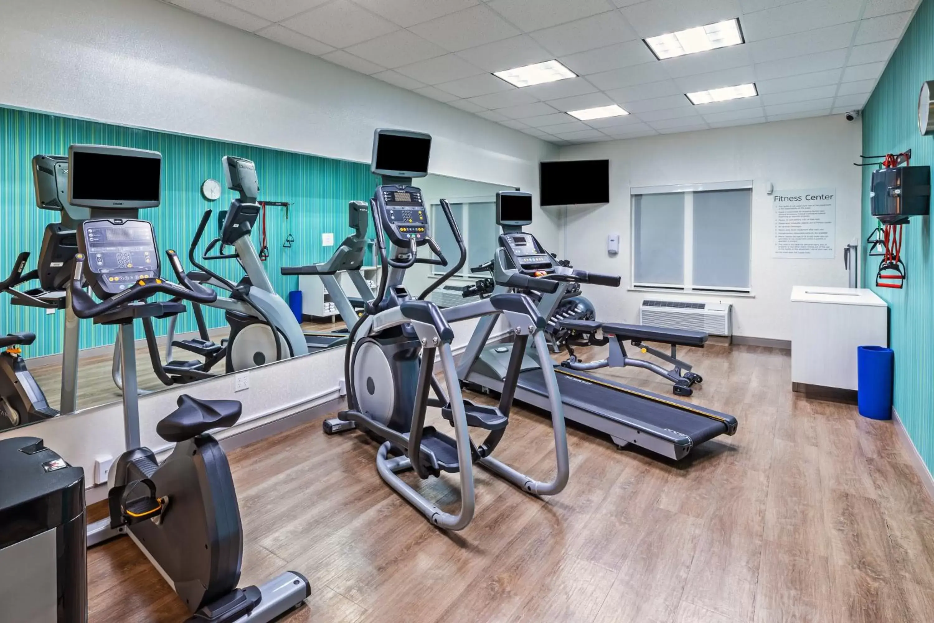 Fitness centre/facilities, Fitness Center/Facilities in Holiday Inn Express & Suites Rockport - Bay View, an IHG Hotel