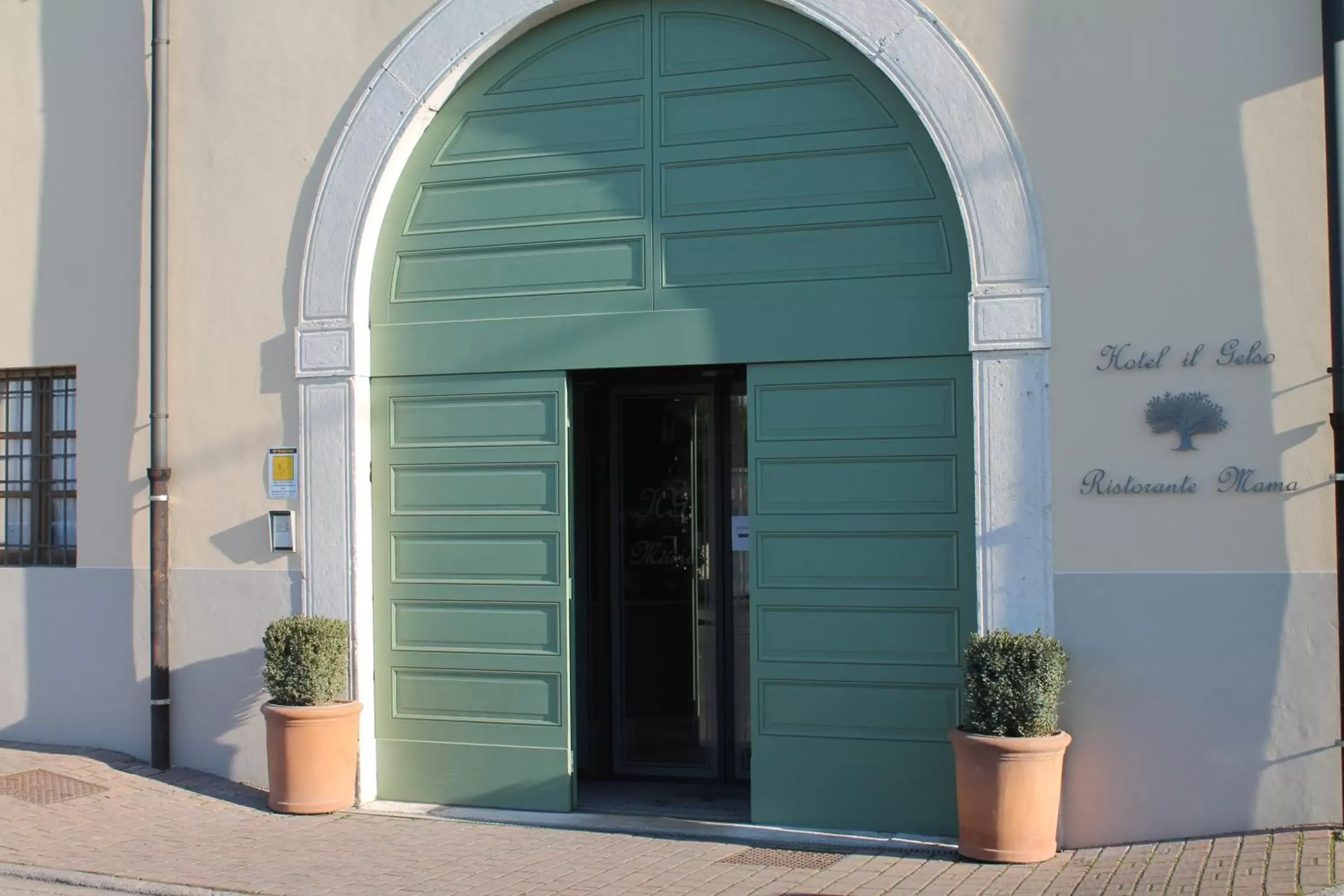 Facade/entrance in Hotel Il Gelso