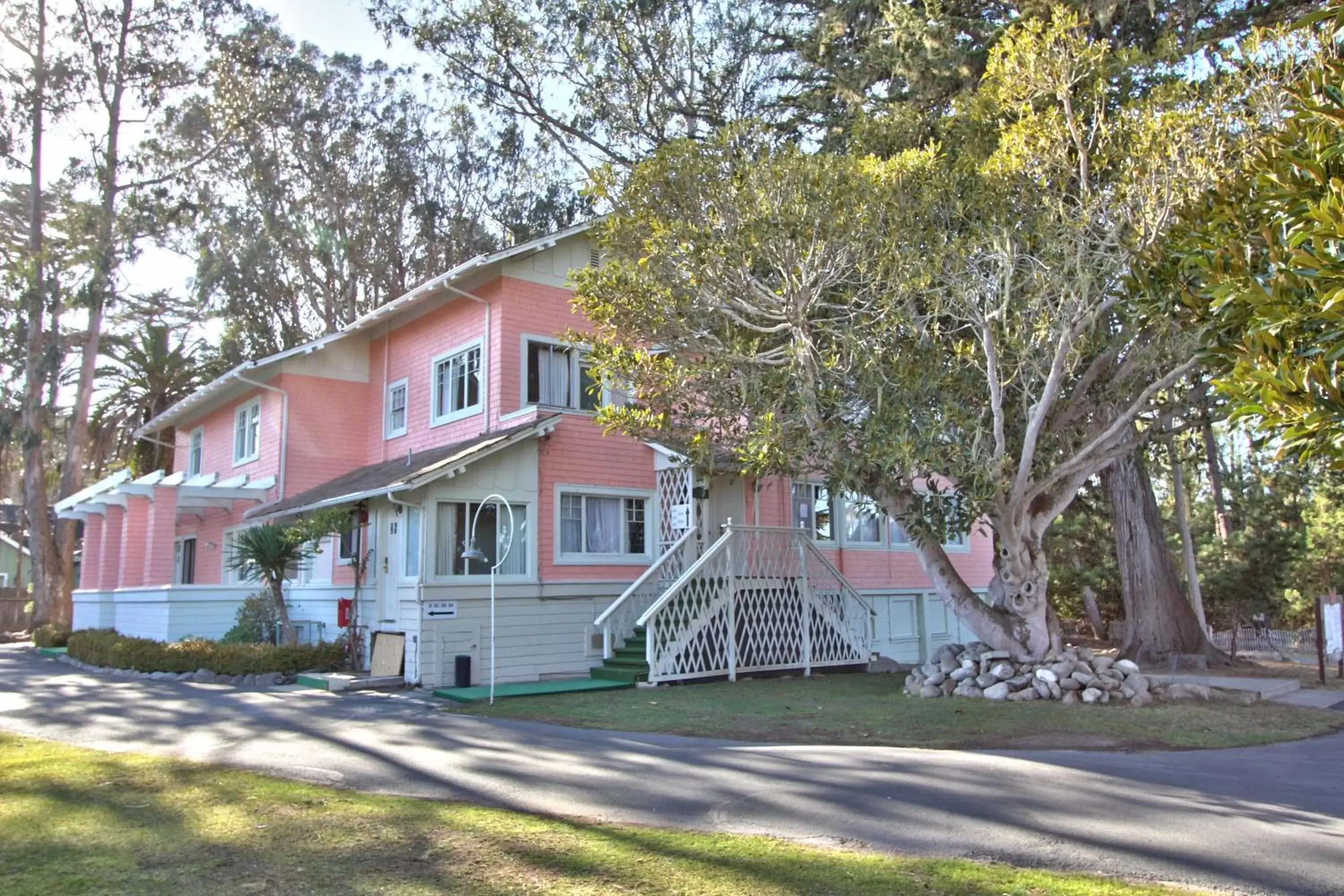 Facade/entrance, Property Building in Butterfly Grove Inn