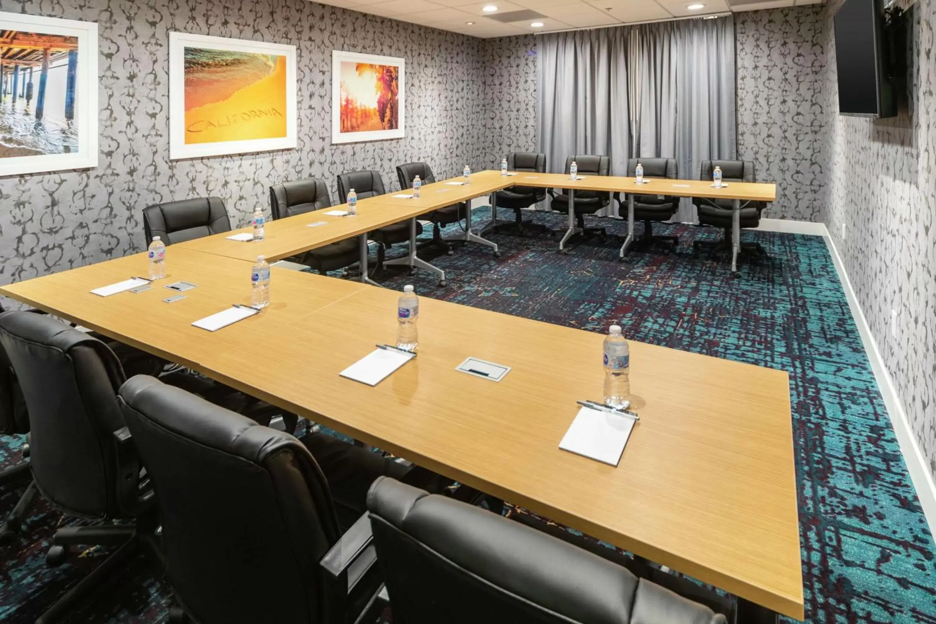 Meeting/conference room in Hampton Inn & Suites Santa Maria