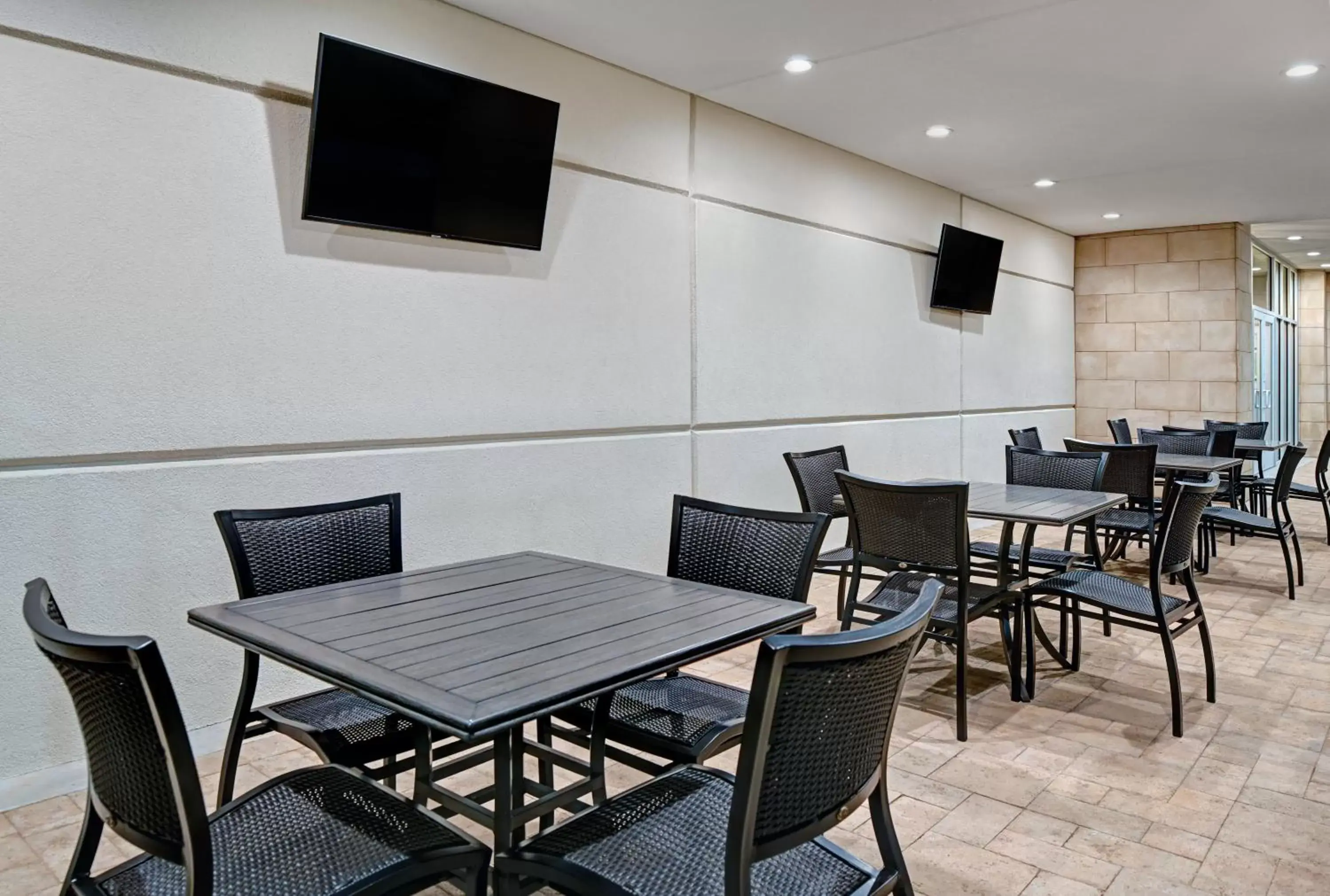 Other, Restaurant/Places to Eat in Holiday Inn Express & Suites Memorial – CityCentre, an IHG Hotel