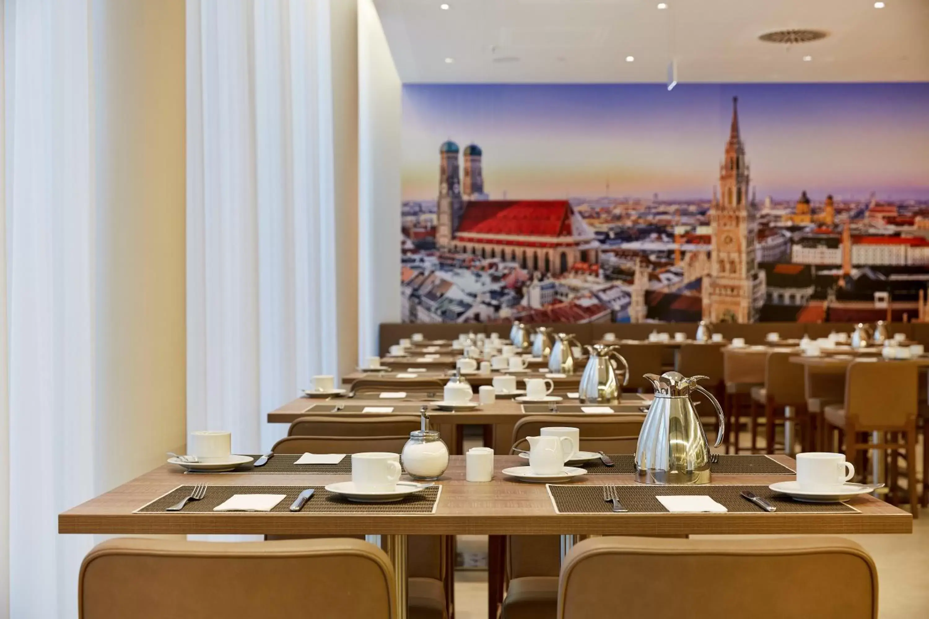 Restaurant/Places to Eat in H4 Hotel München Messe