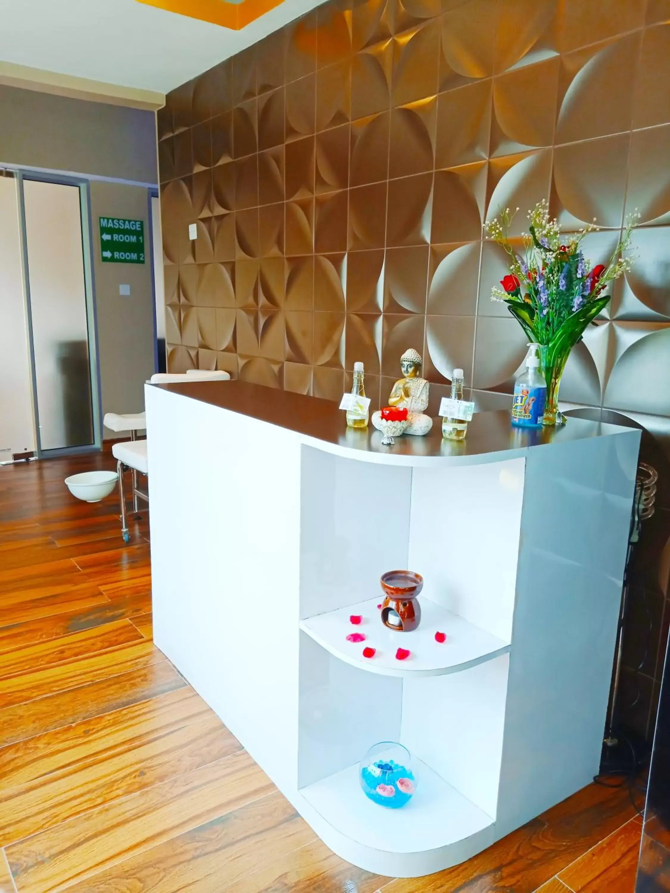 Massage, Lobby/Reception in Holiday Inn Dar Es Salaam, an IHG Hotel
