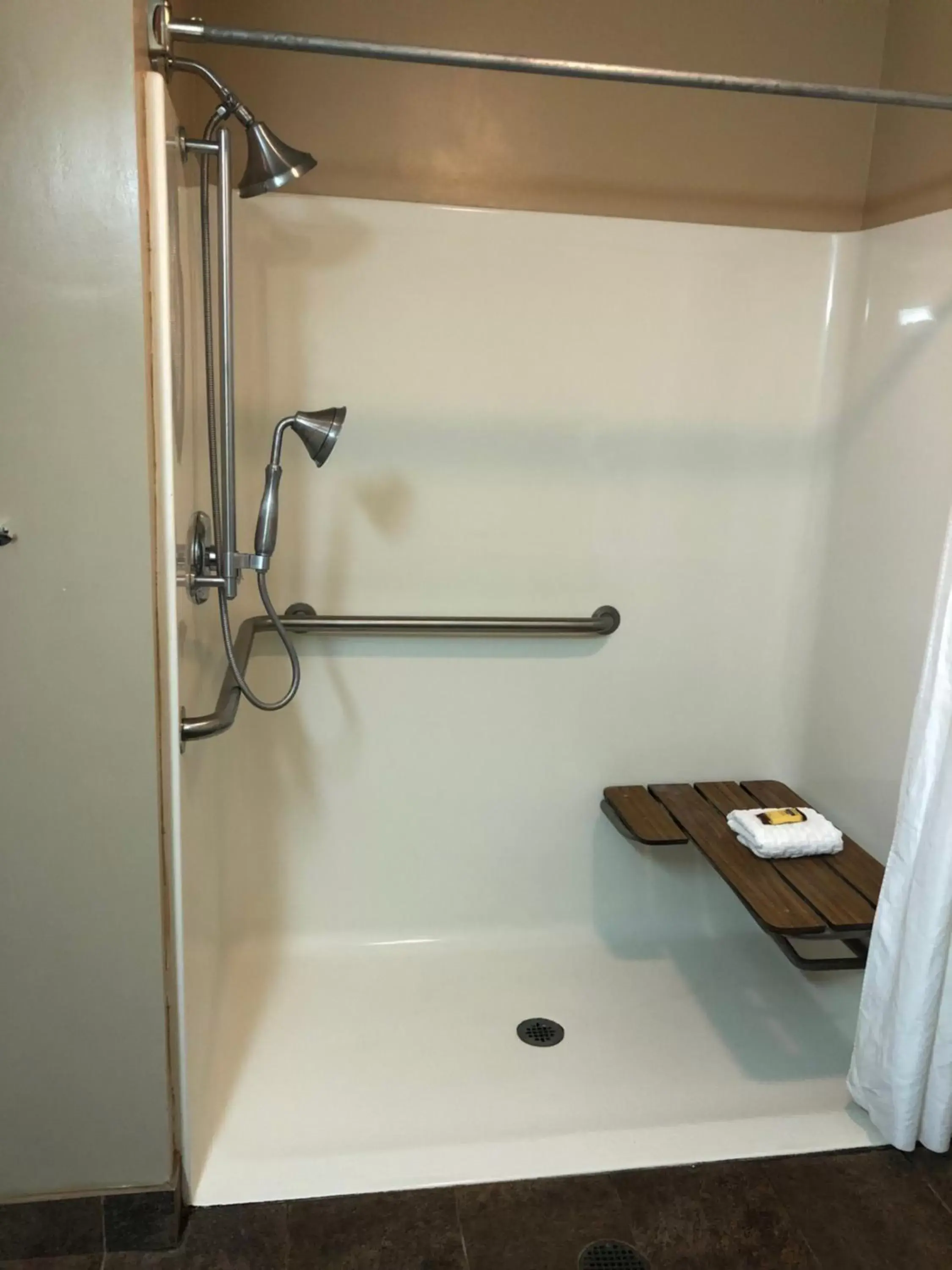 Shower, Bathroom in Best Western Plus Coldwater Hotel