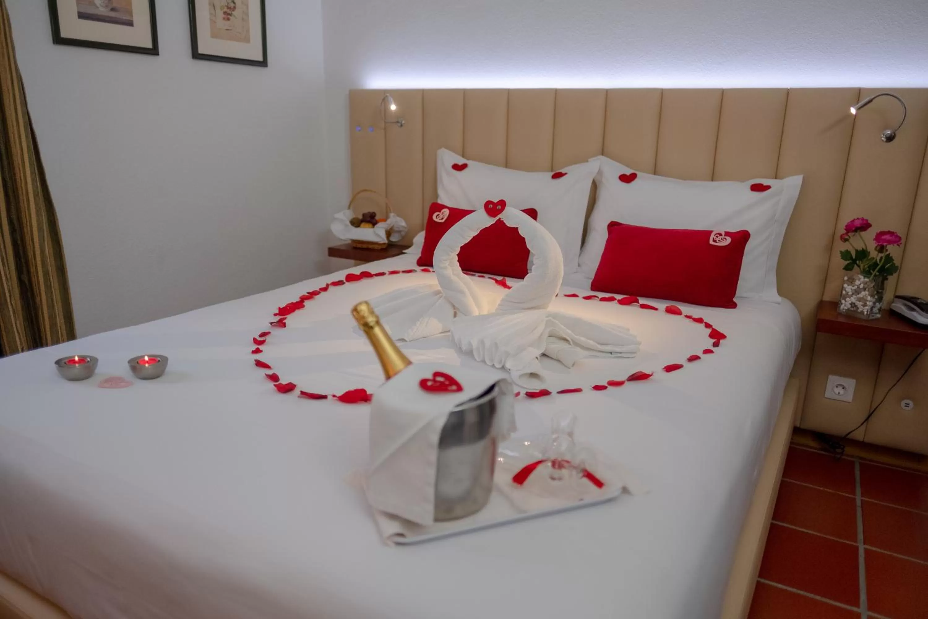 Bed in Hotel El Rei Dom Manuel