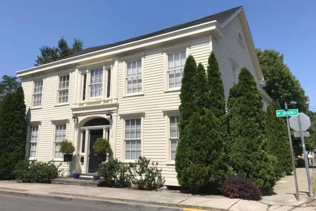 Property Building in Hudson B&B