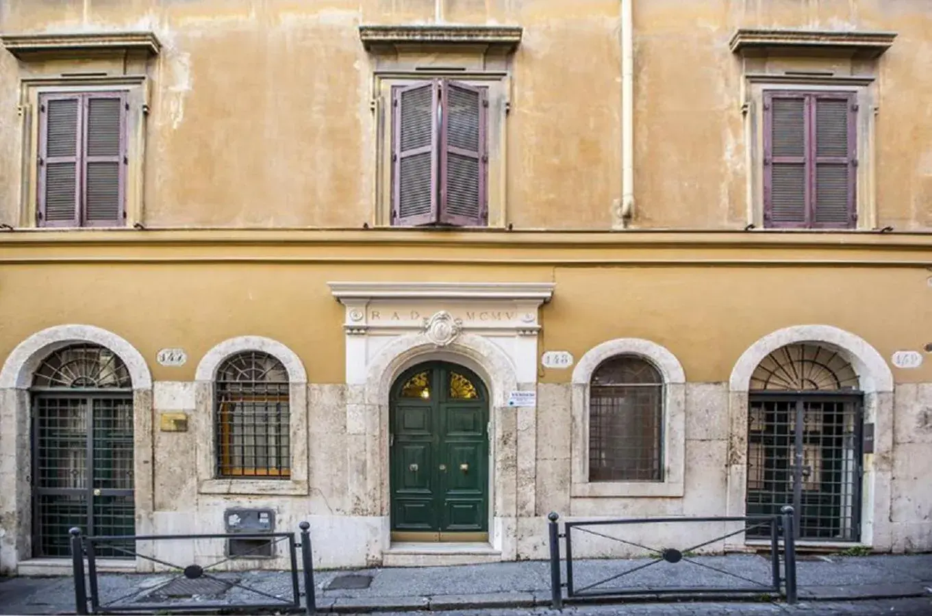 Facade/entrance in Trevi Contemporary Suite