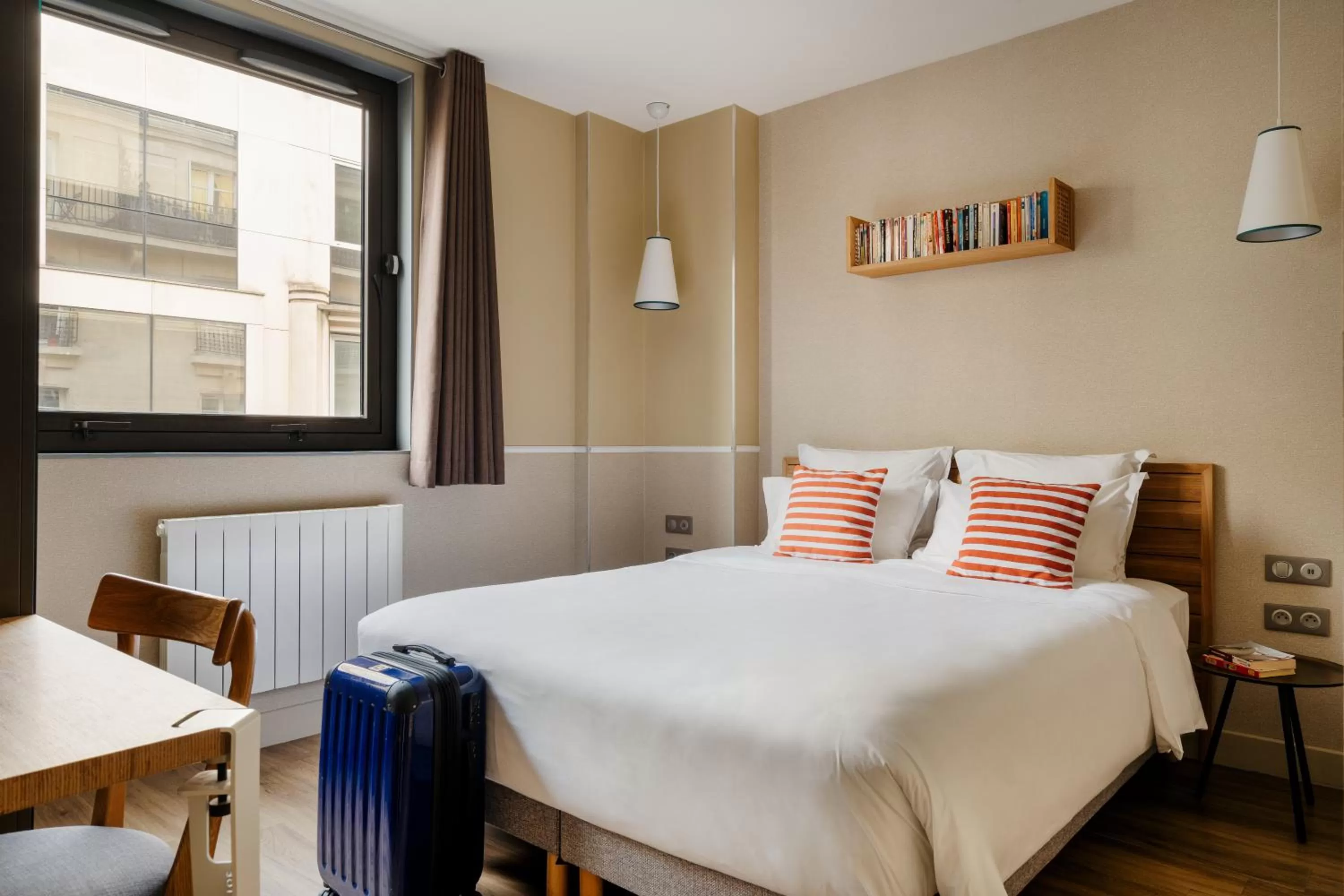 TV and multimedia, Bed in Edgar Suites Expo Paris Porte de Versailles