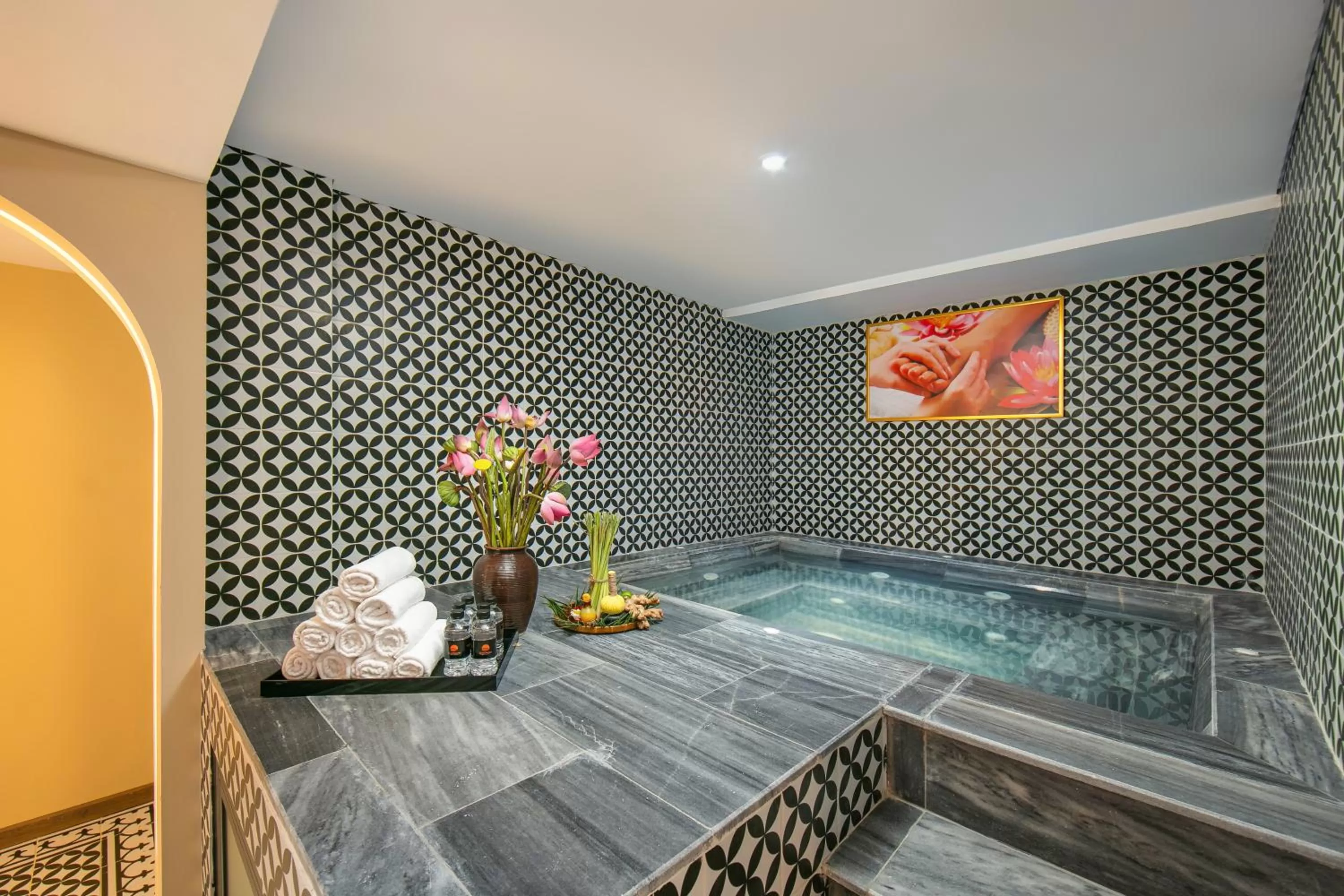 Hot Tub in Grand Sunrise Palace Hoi An- A Luxury Indochine Hotel & Spa
