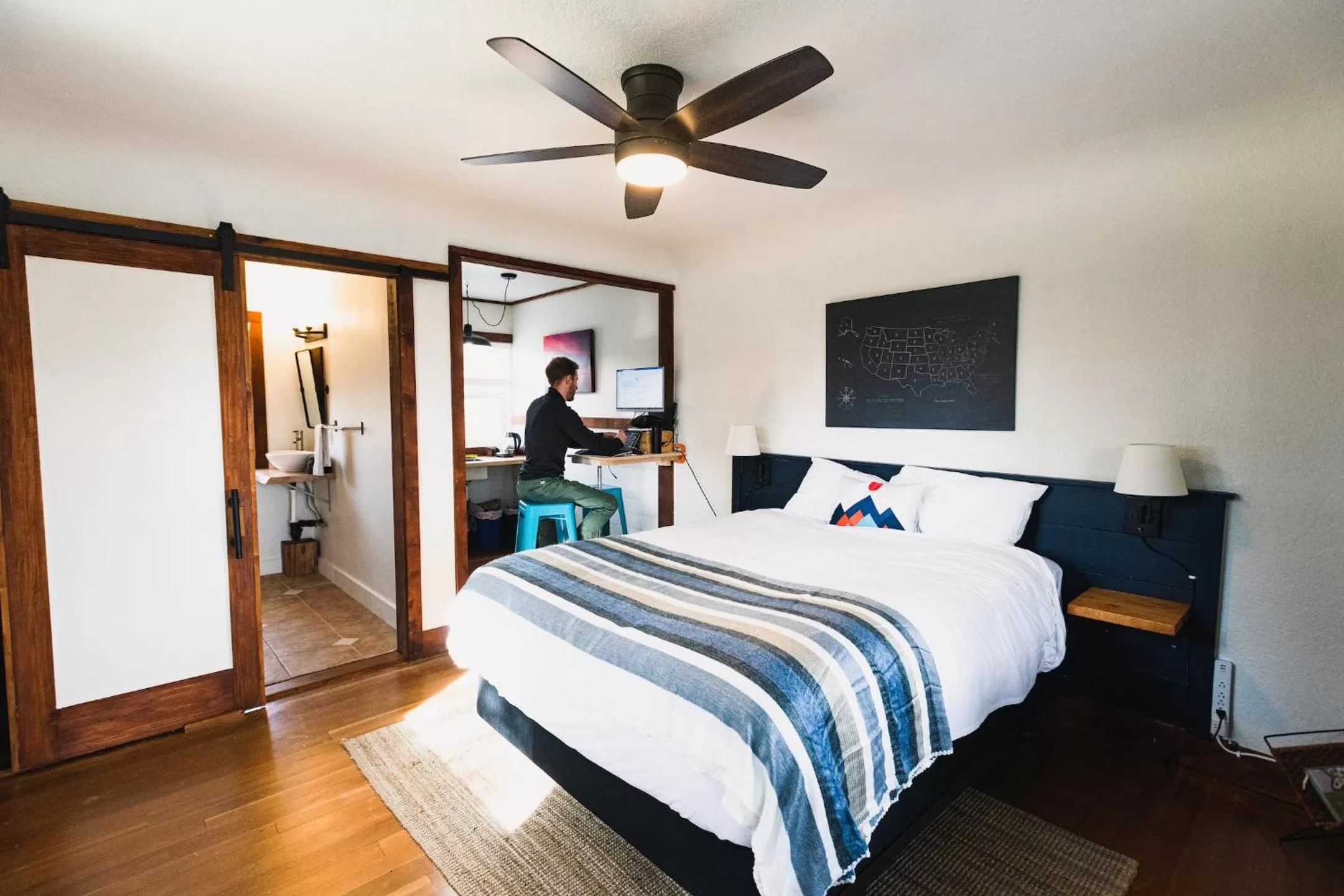 Queen Suite in Left Coast Lodge - Pet Friendly