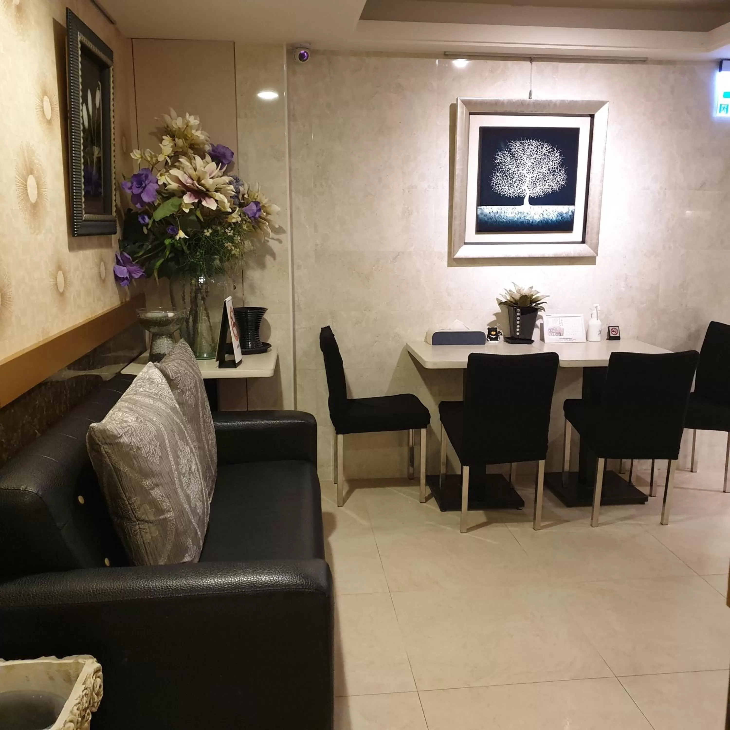 Lounge or bar in 意芙旅店 Ifinn Hotel