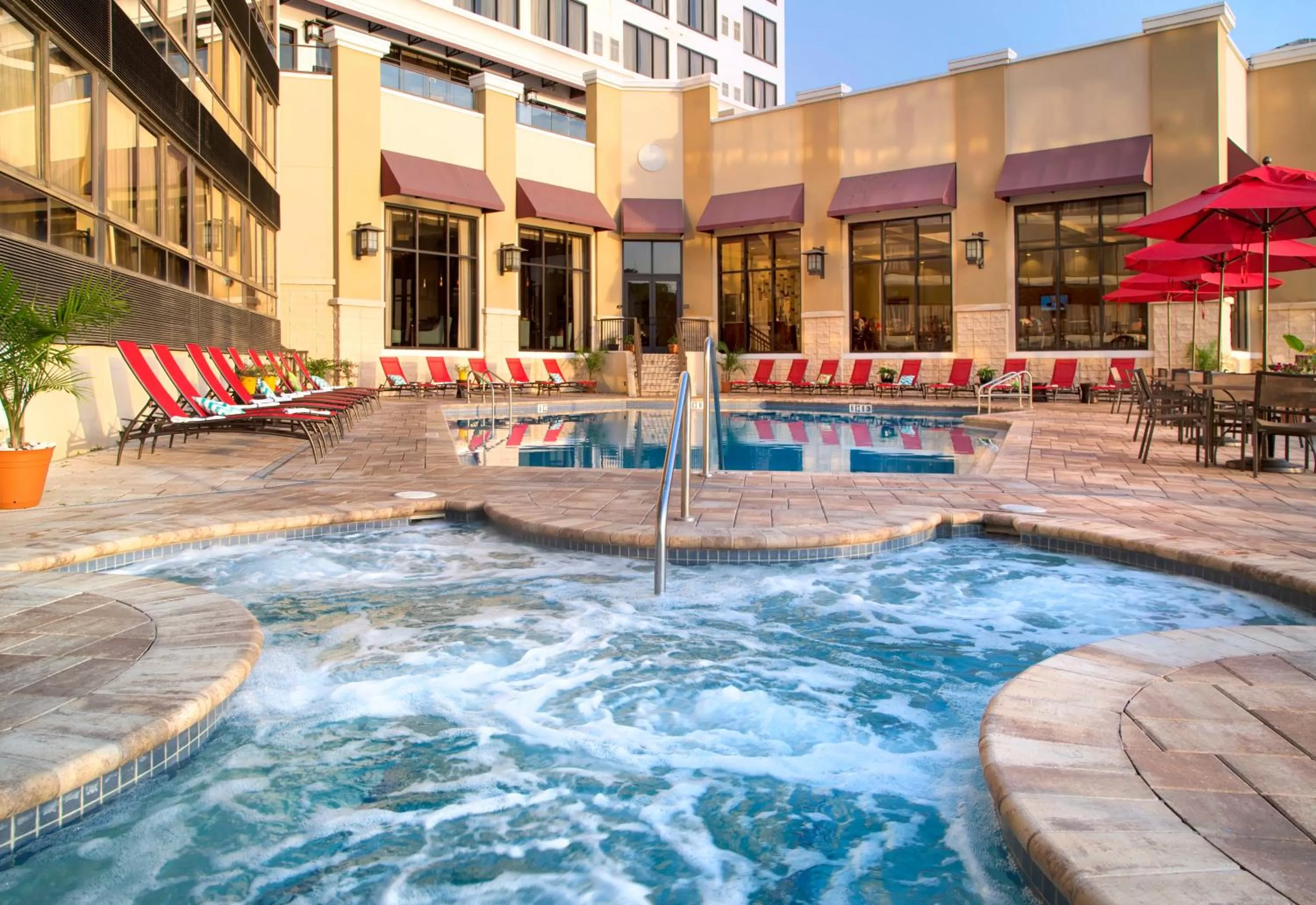 Swimming Pool in Ramada Suites By Wyndham Orlando International Drive